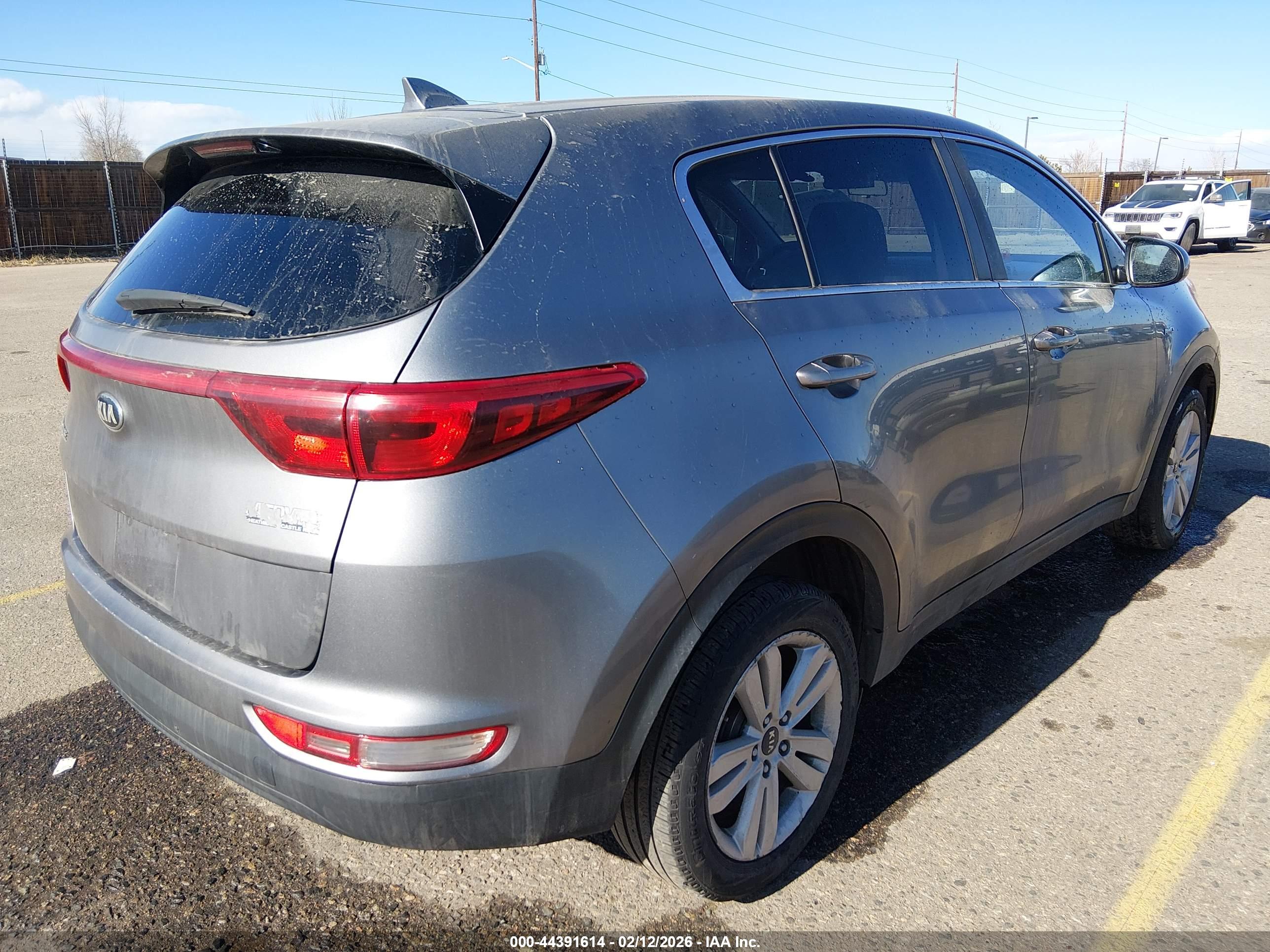 KIA SPORTAGE image 4
