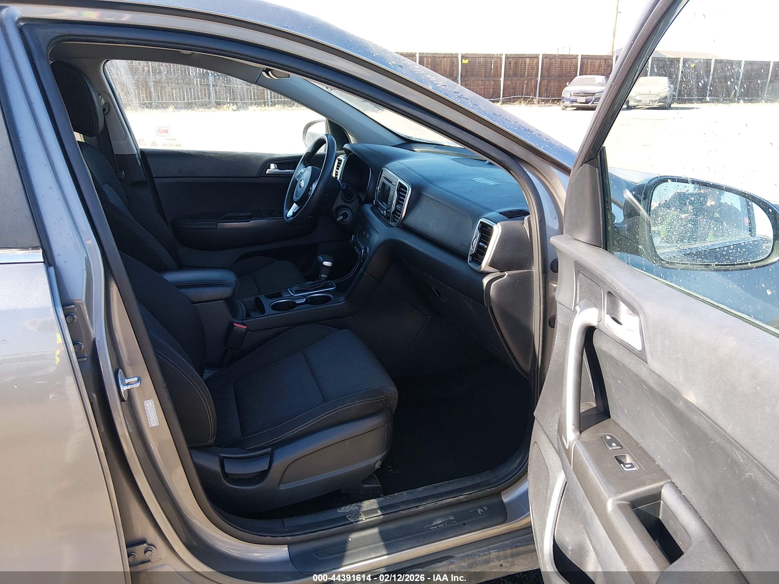 KIA SPORTAGE image 5