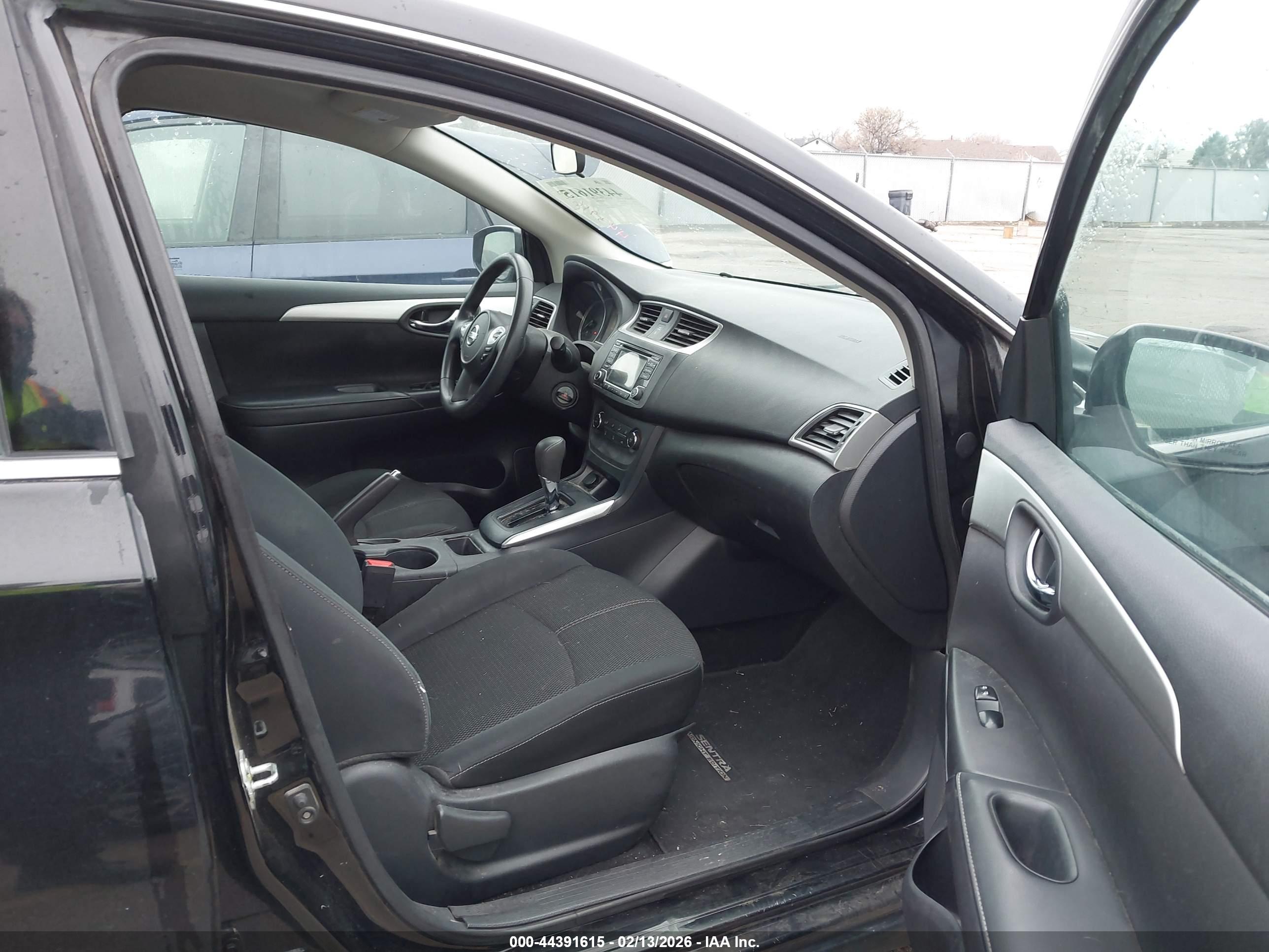 NISSAN SENTRA image 5