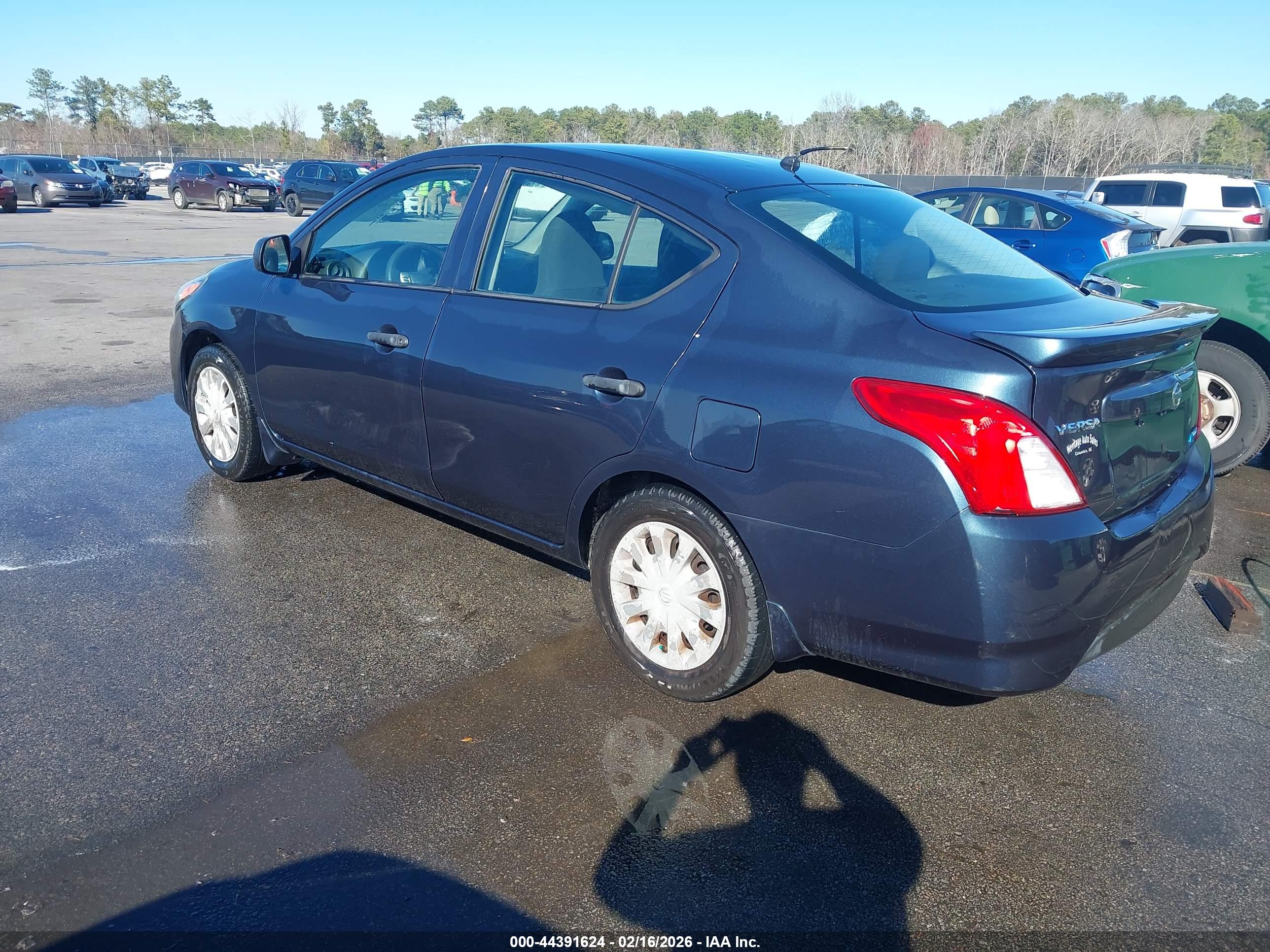NISSAN VERSA image 3