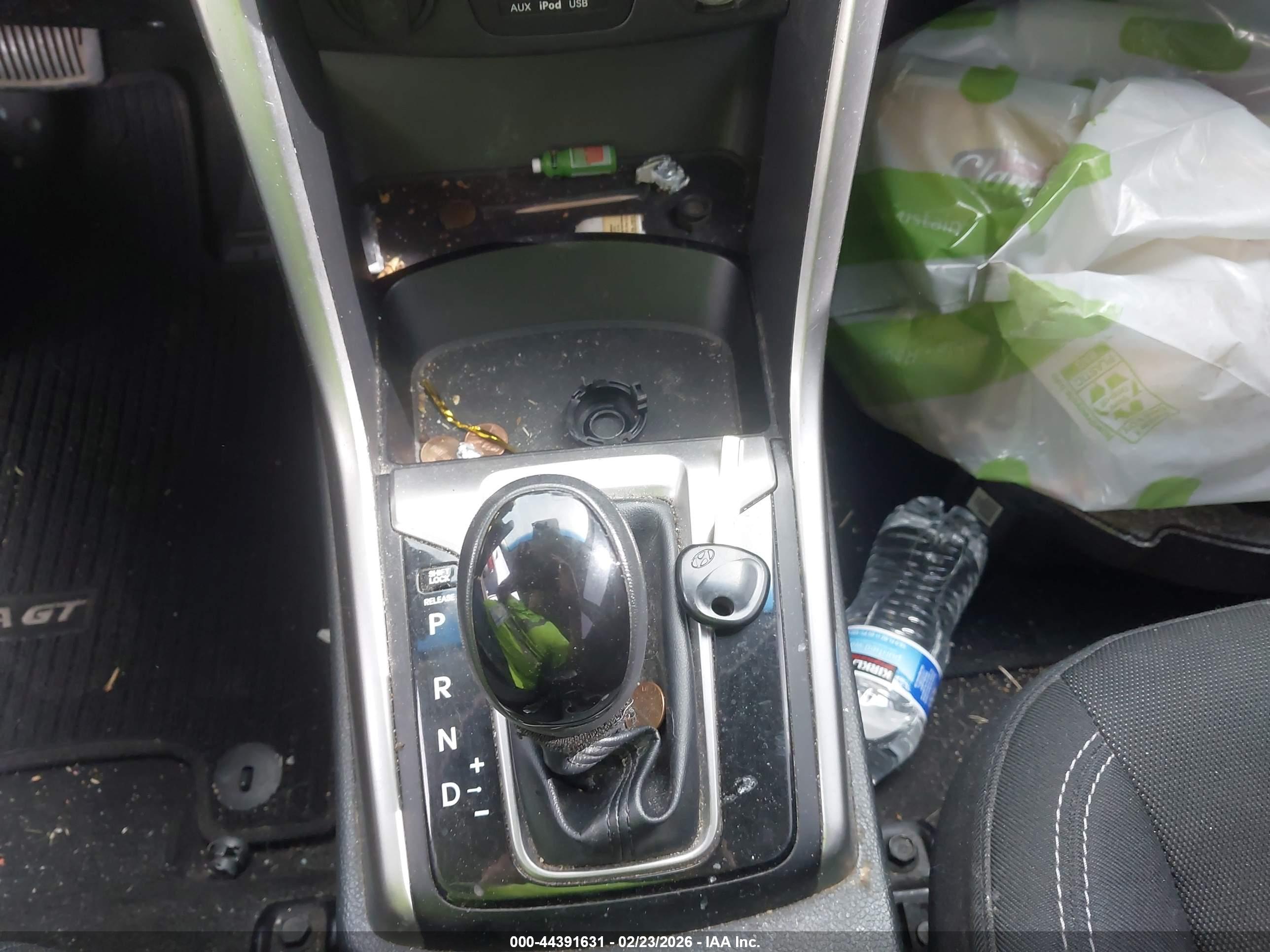 HYUNDAI ELANTRA image 11