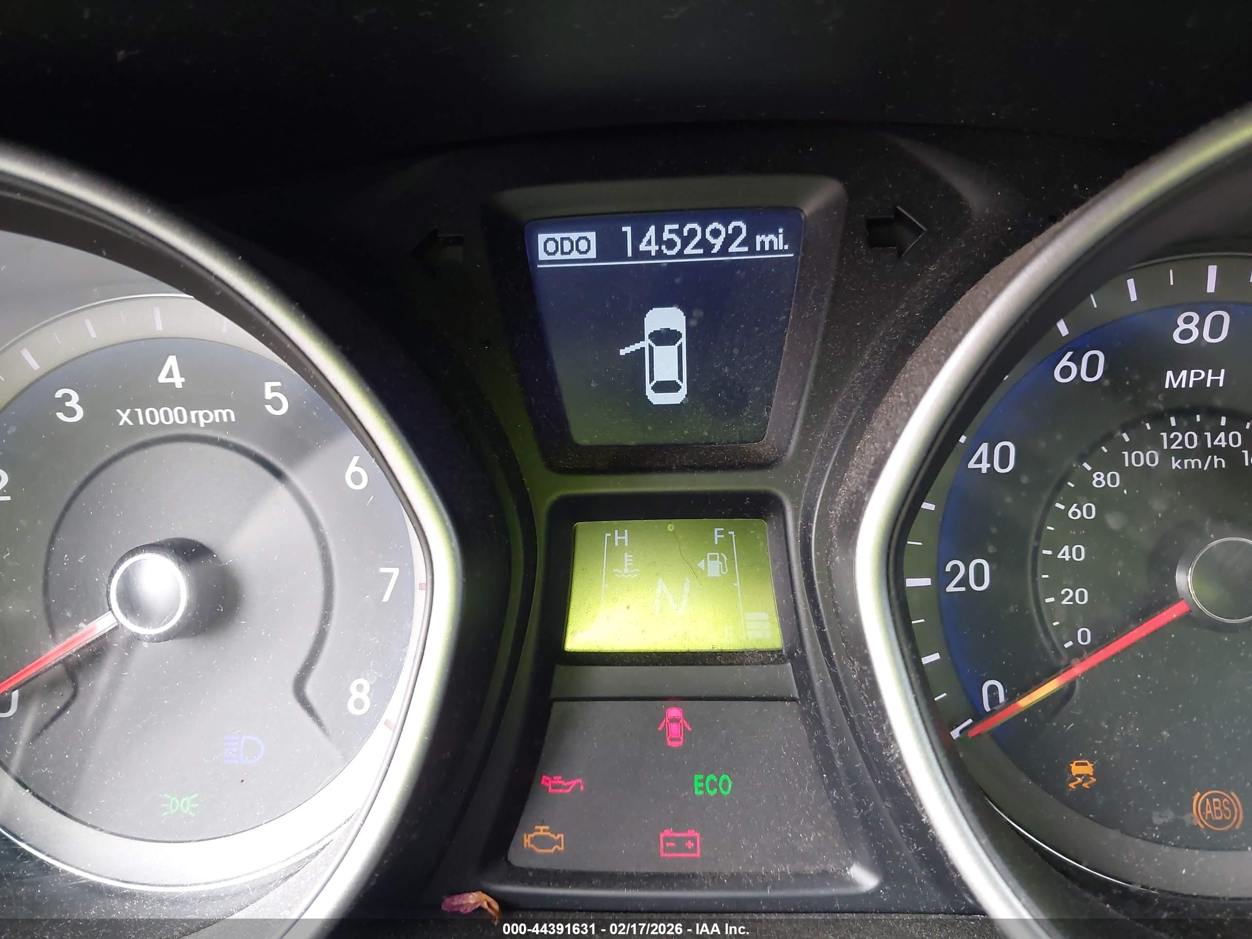 HYUNDAI ELANTRA image 7