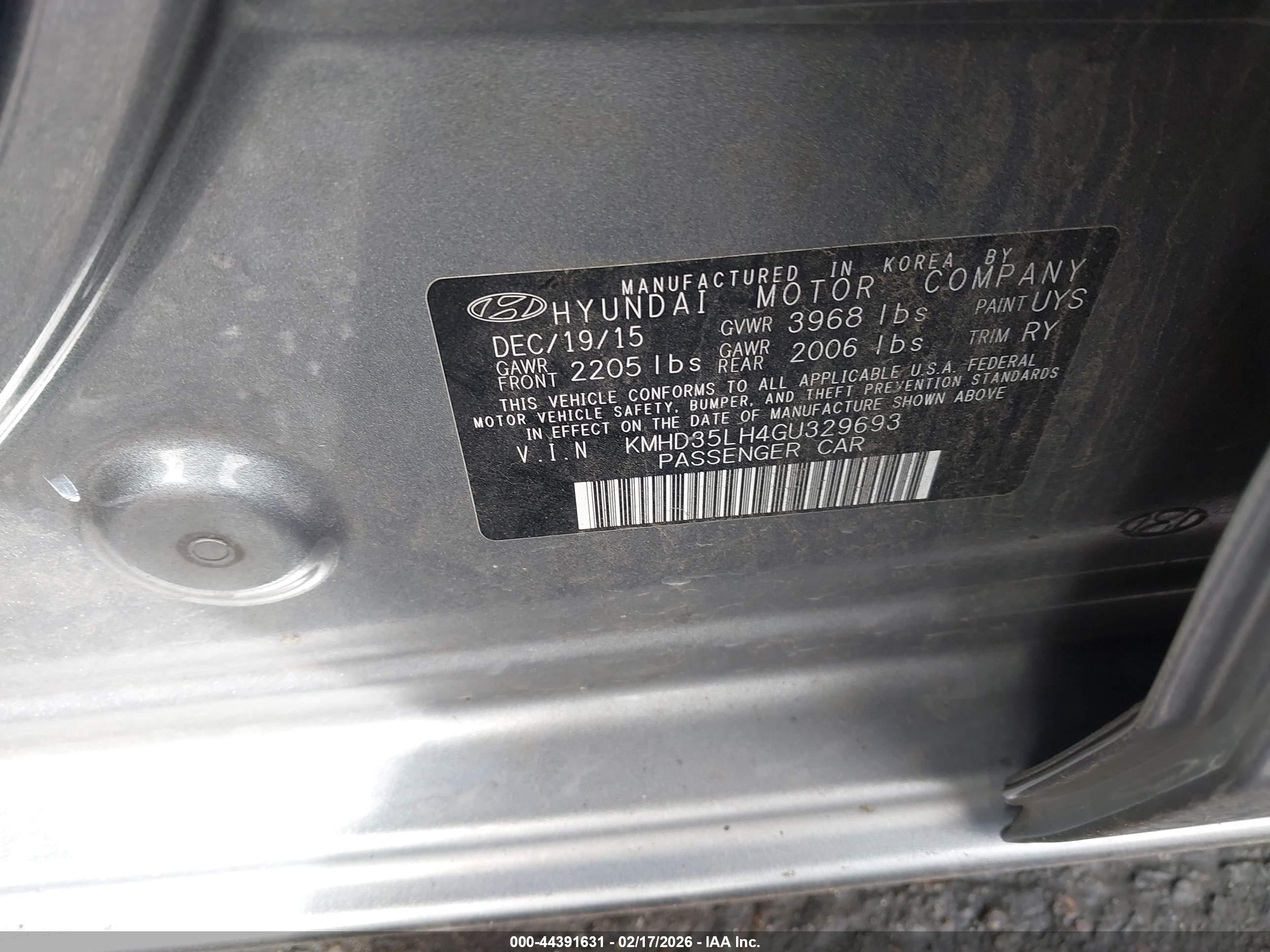 HYUNDAI ELANTRA image 9