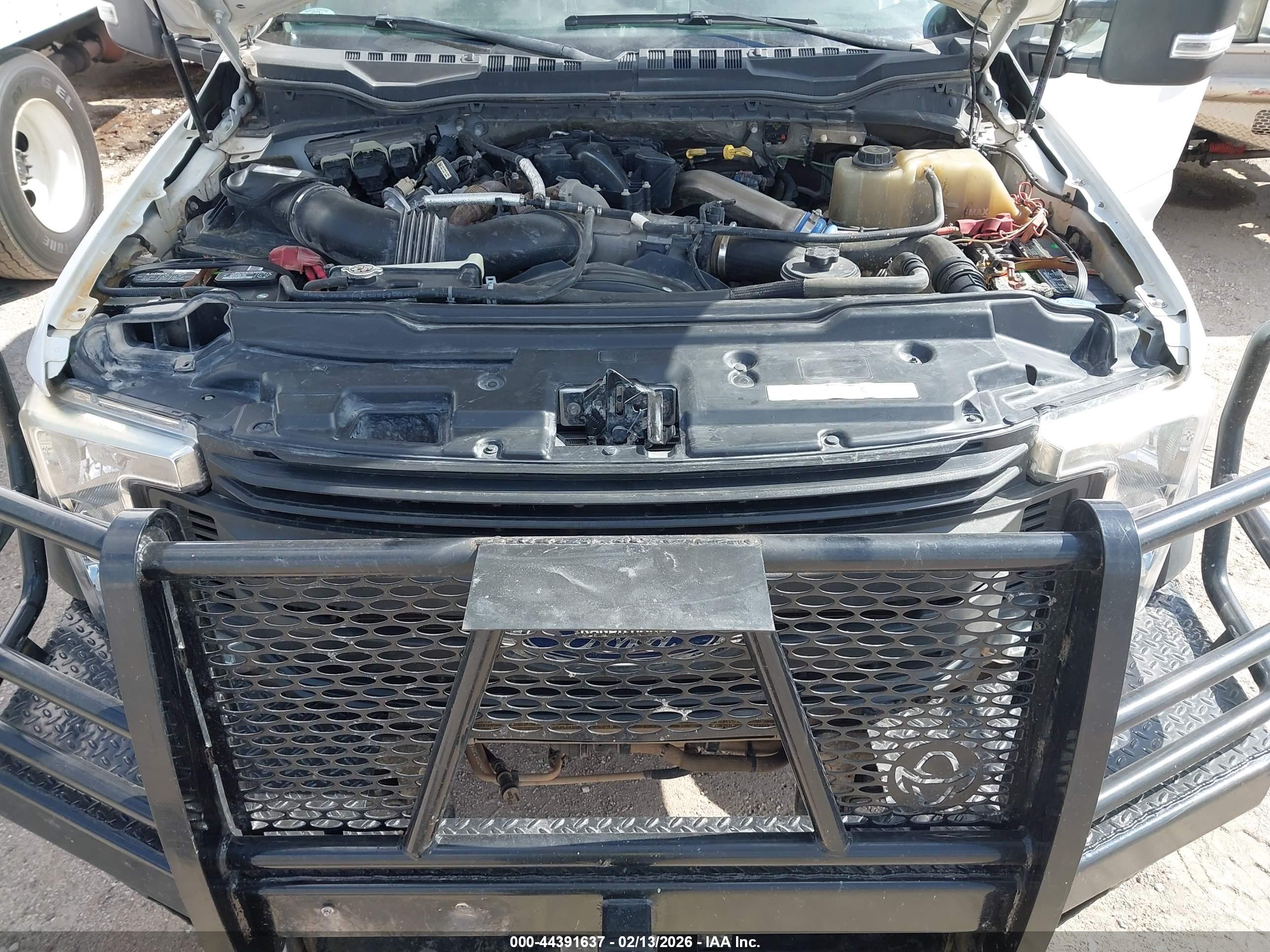 FORD F-550 image 10