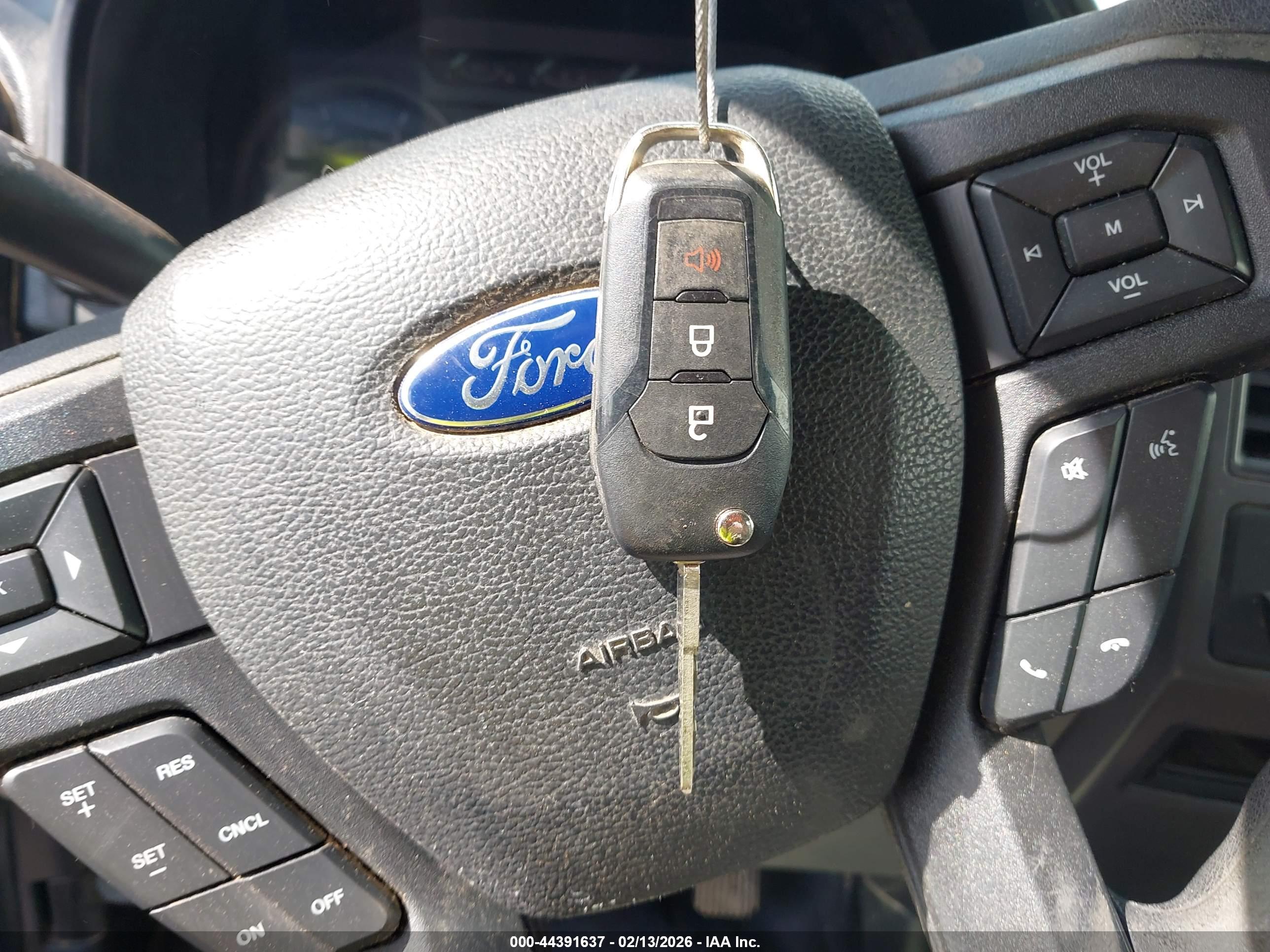 FORD F-550 image 11