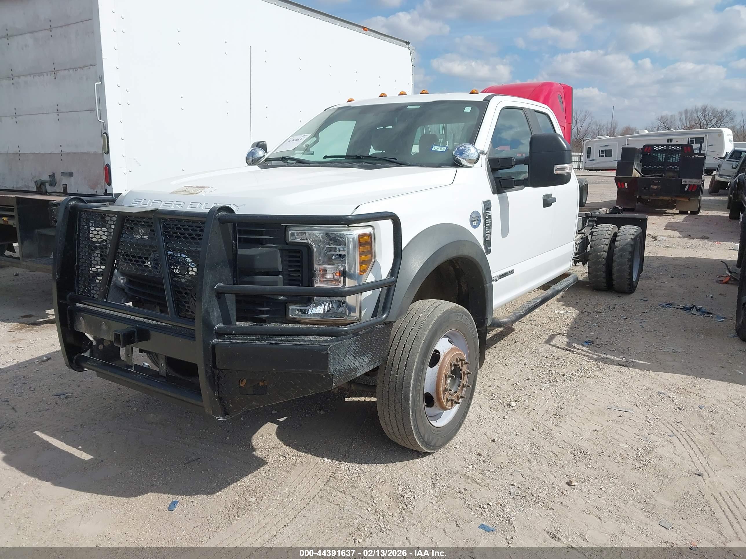 FORD F-550 image 2
