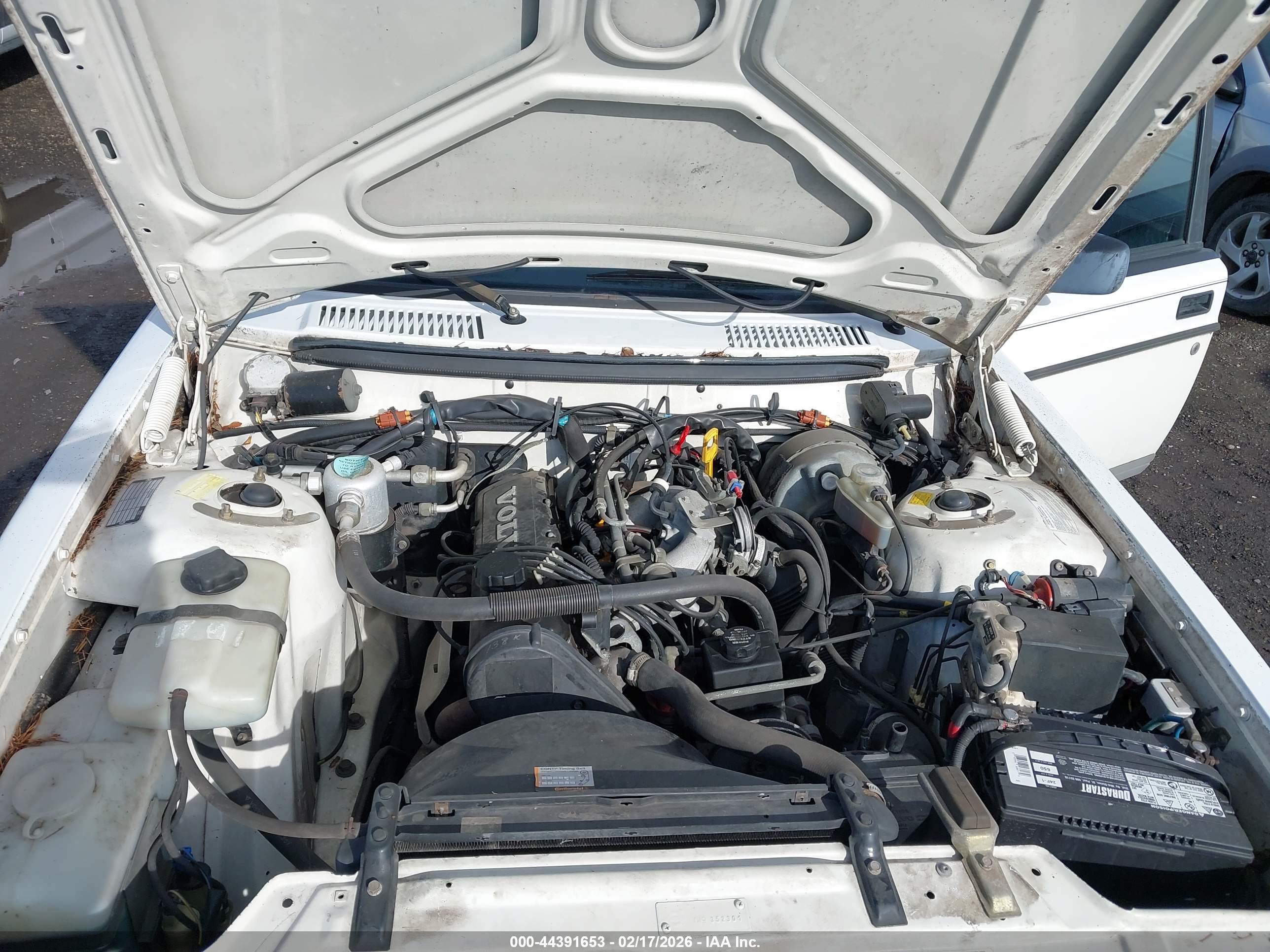 VOLVO 240 image 10