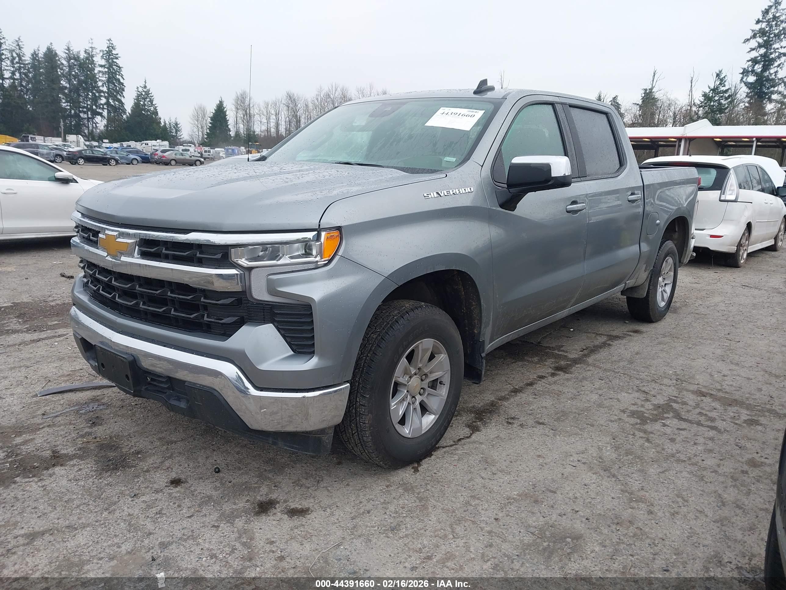 CHEVROLET SILVERADO image 2