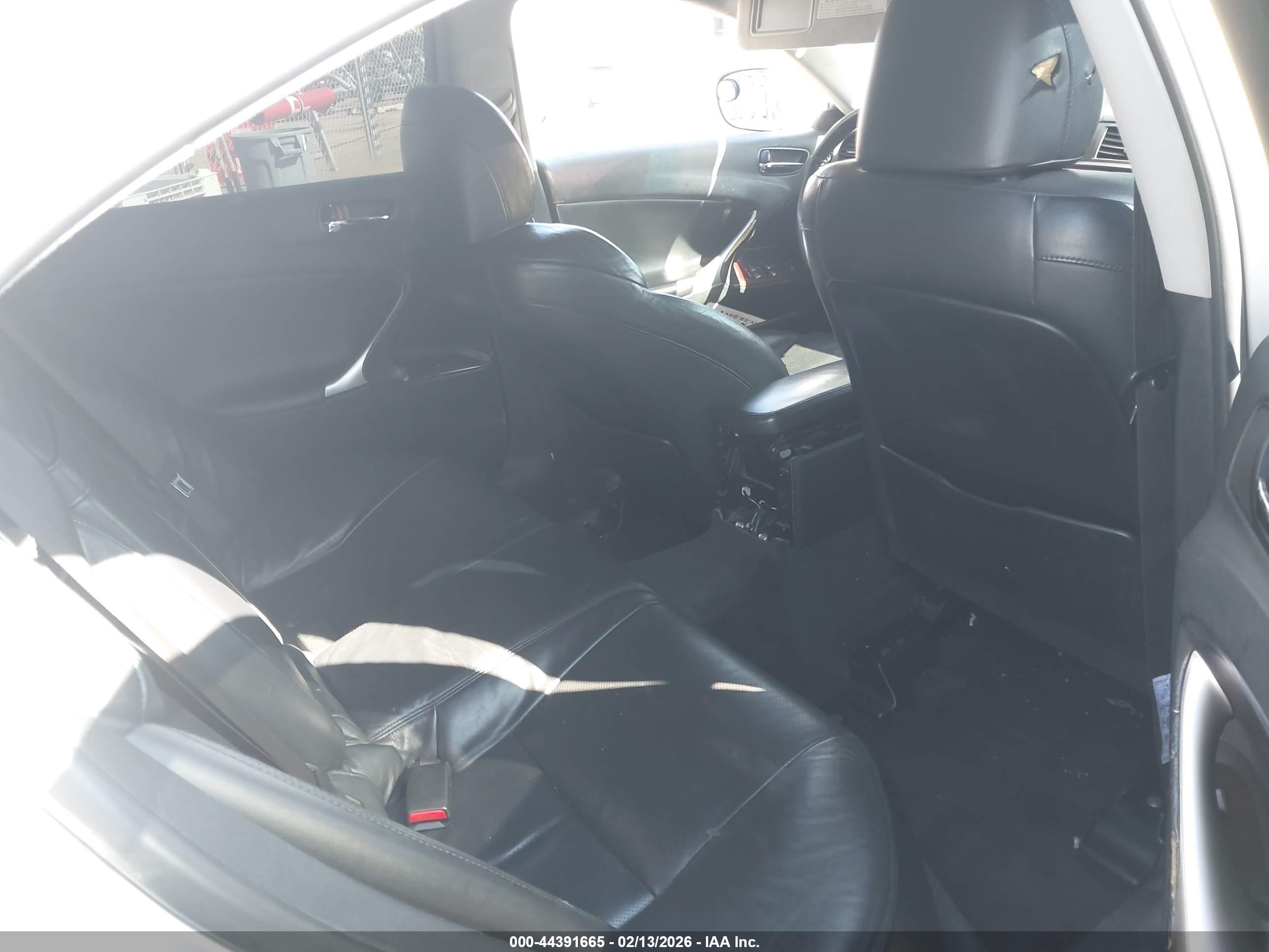 LEXUS IS image 8