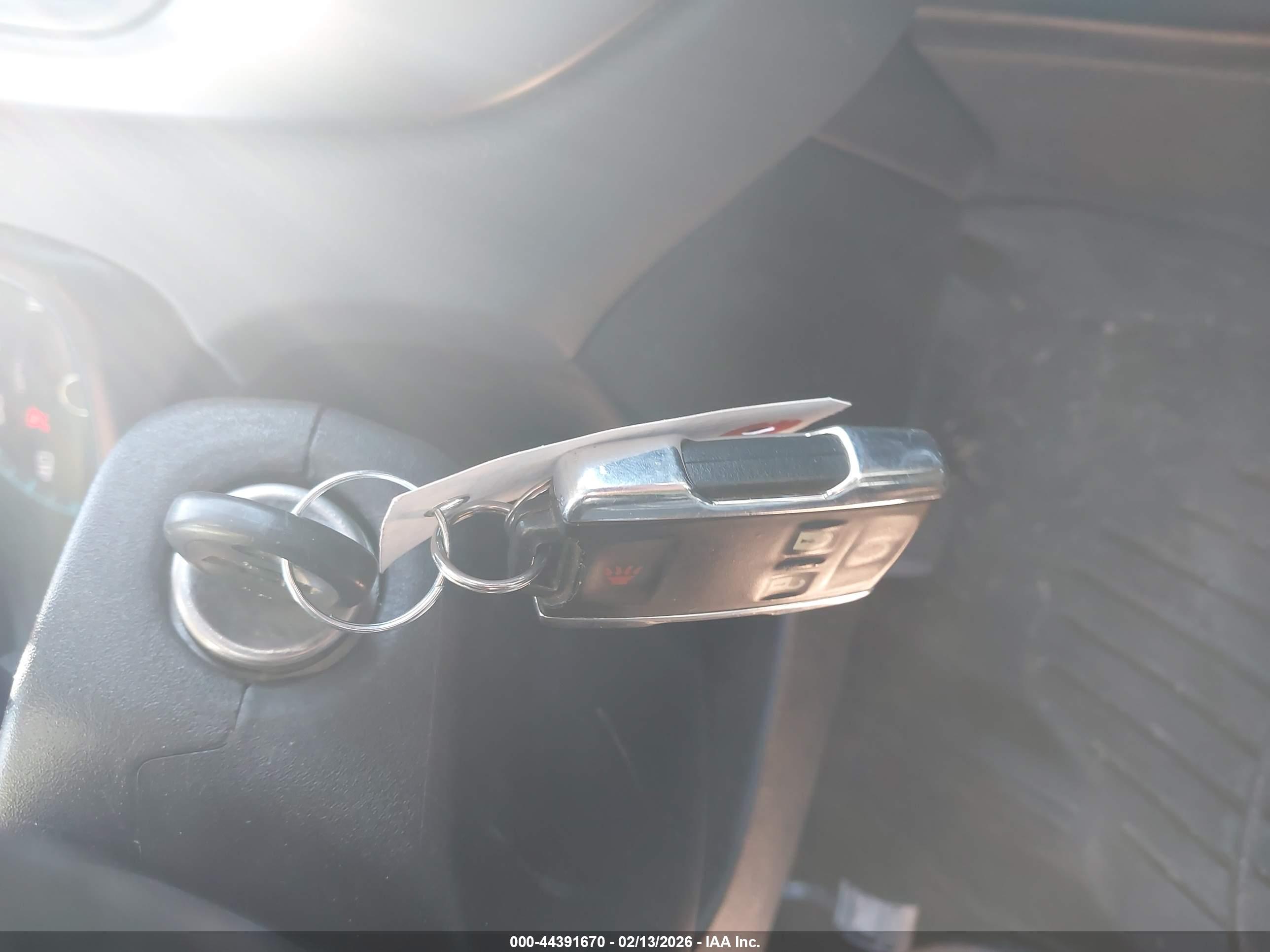 CHEVROLET COLORADO image 11