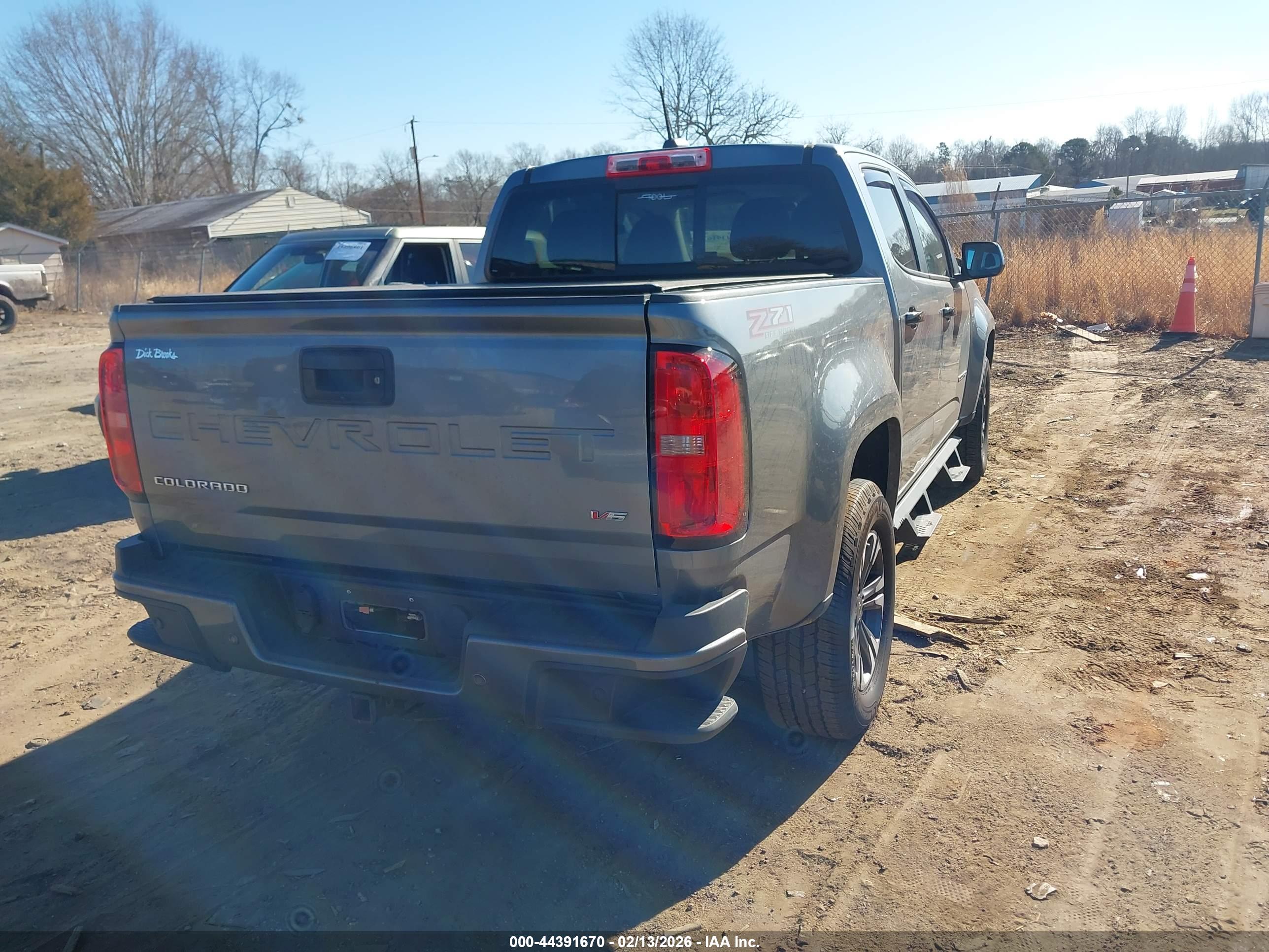 CHEVROLET COLORADO image 4