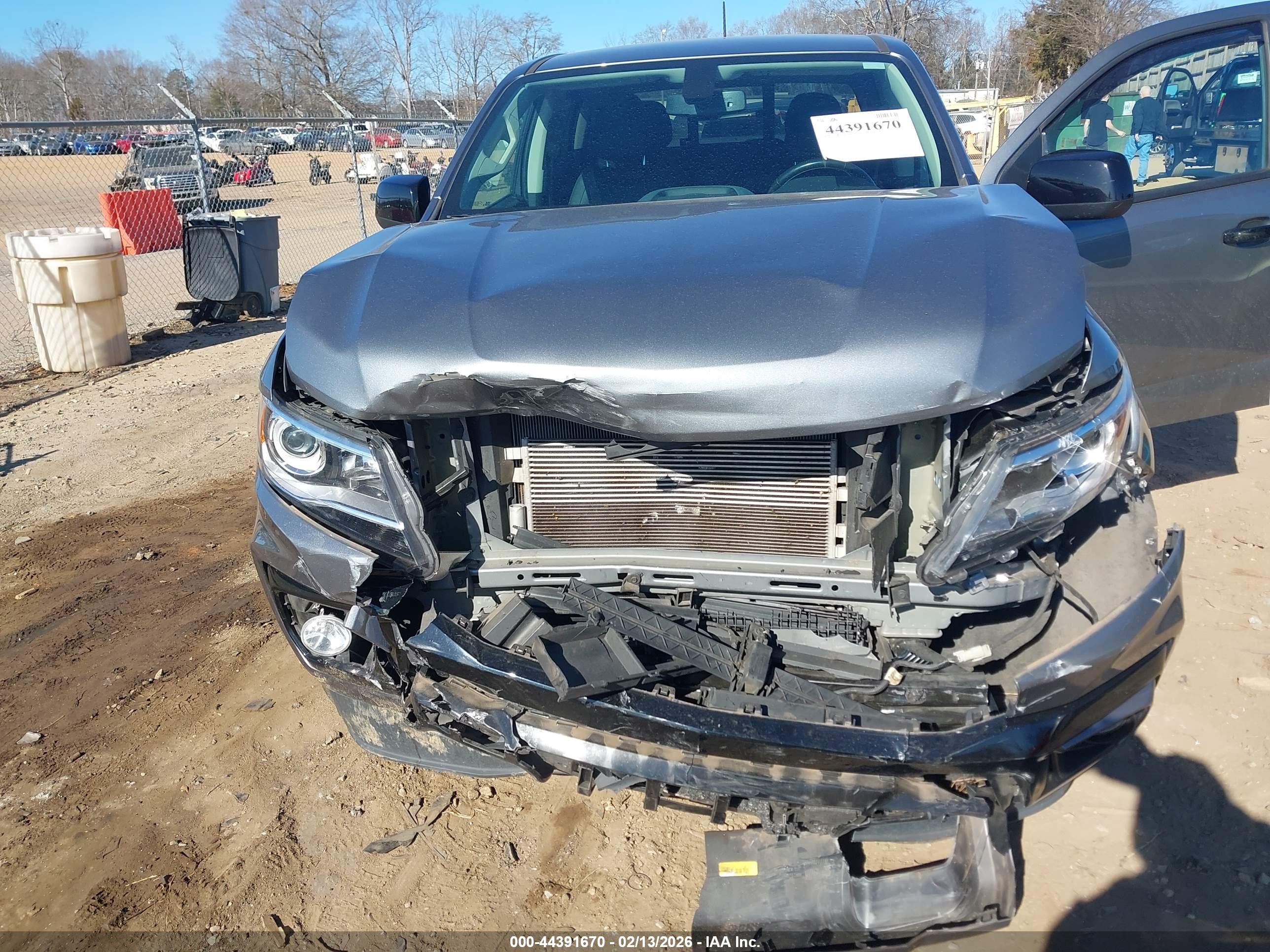 CHEVROLET COLORADO image 6