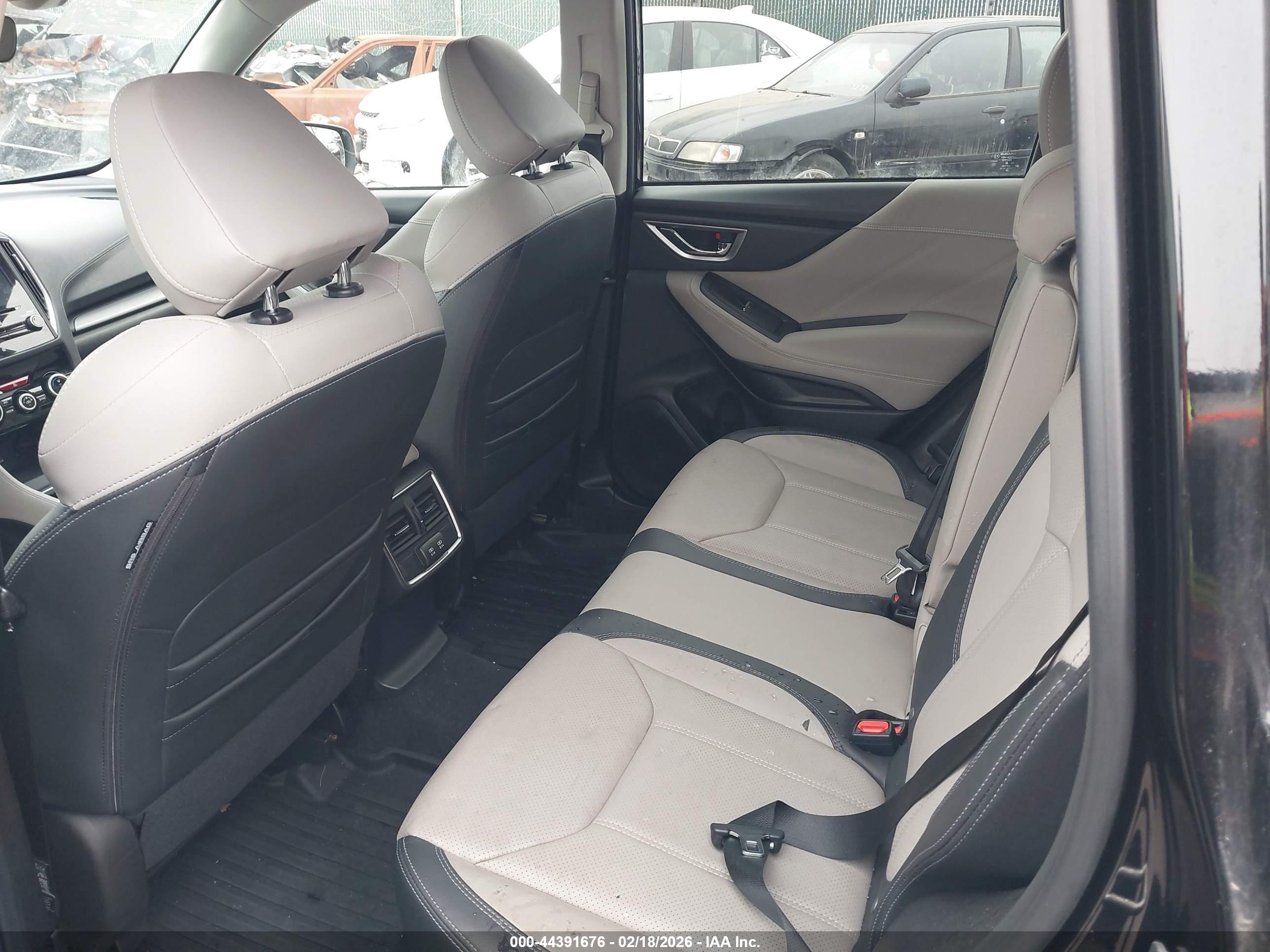 SUBARU FORESTER image 8
