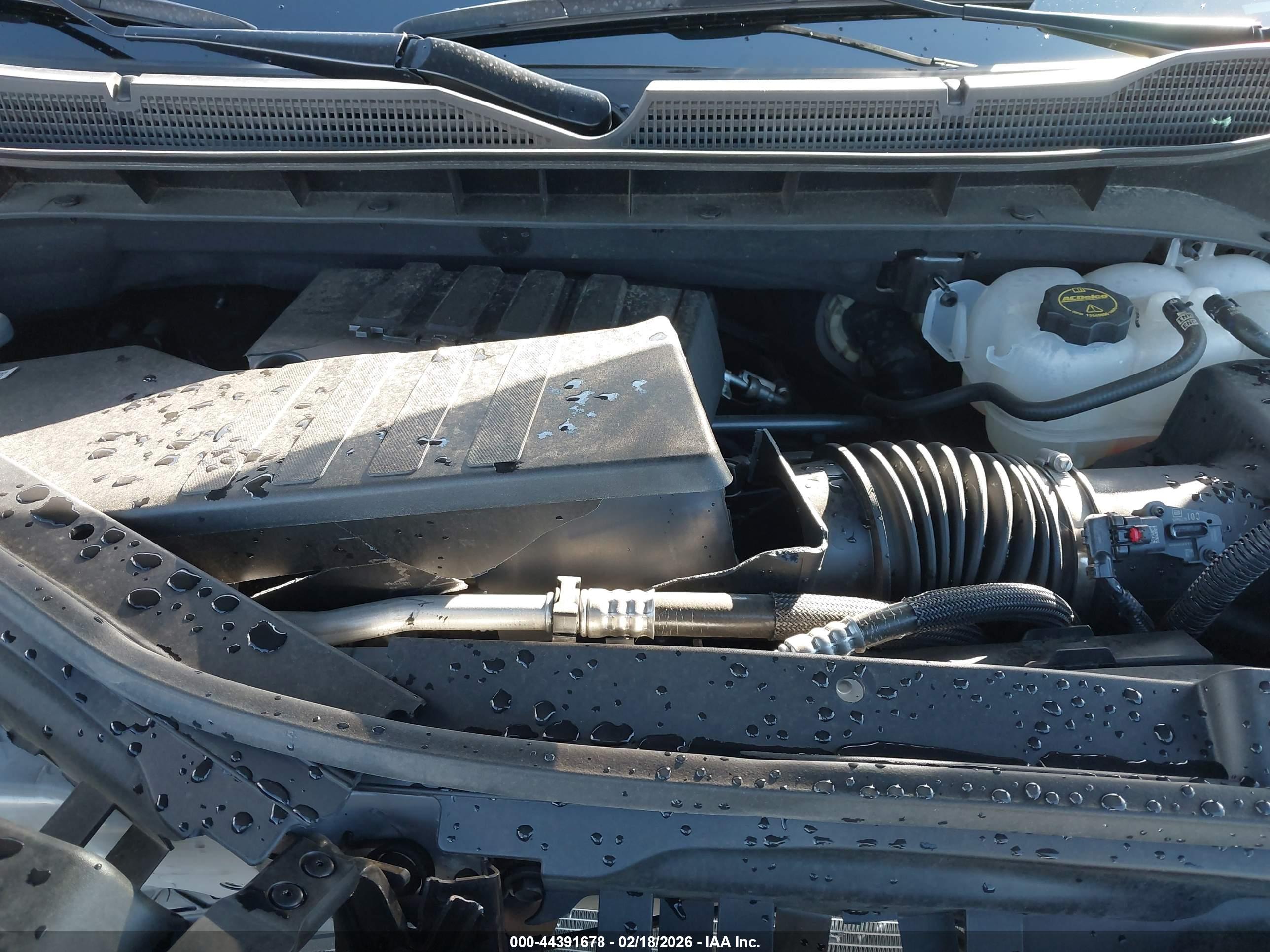 CHEVROLET SILVERADO image 10