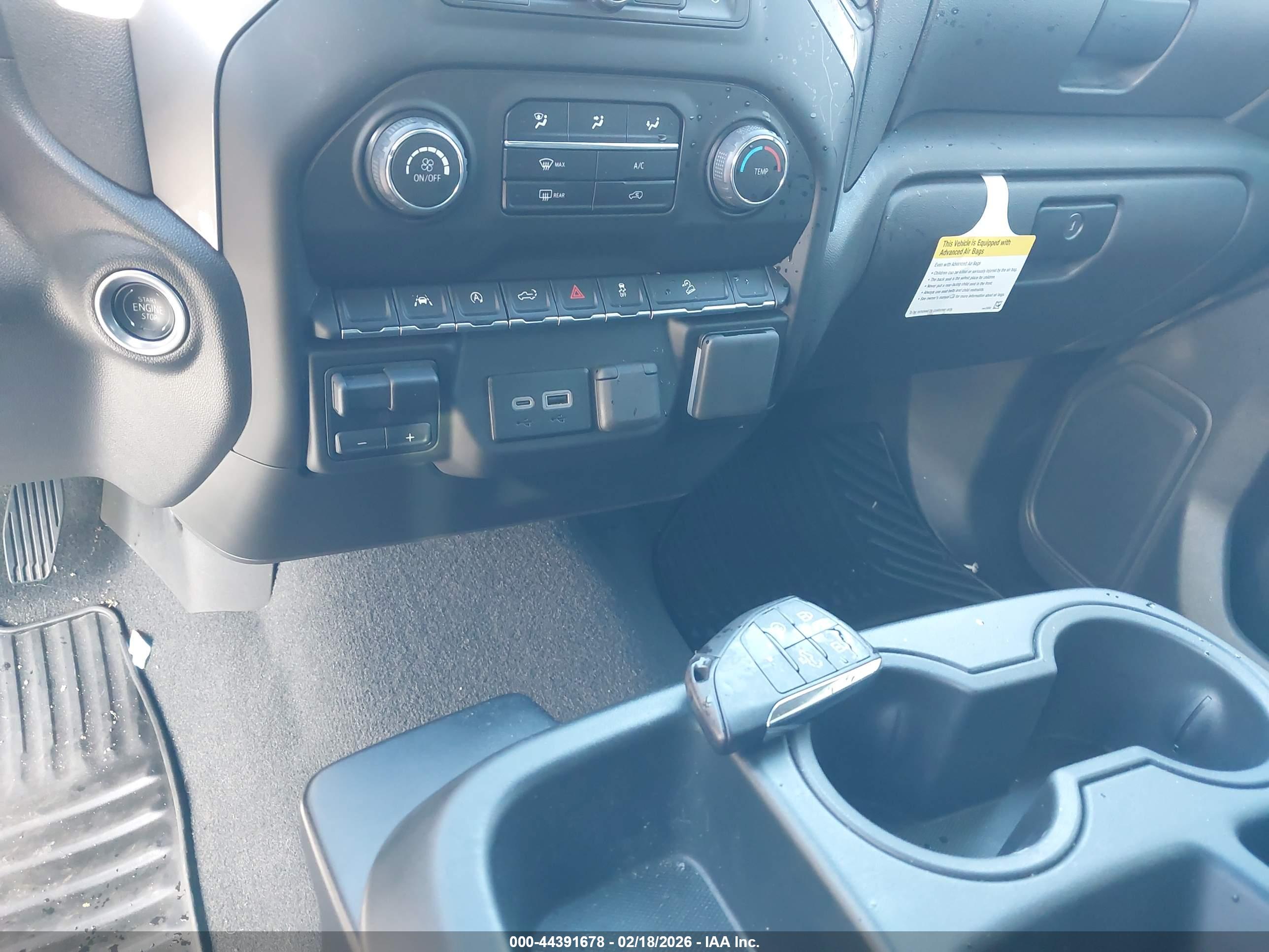 CHEVROLET SILVERADO image 11