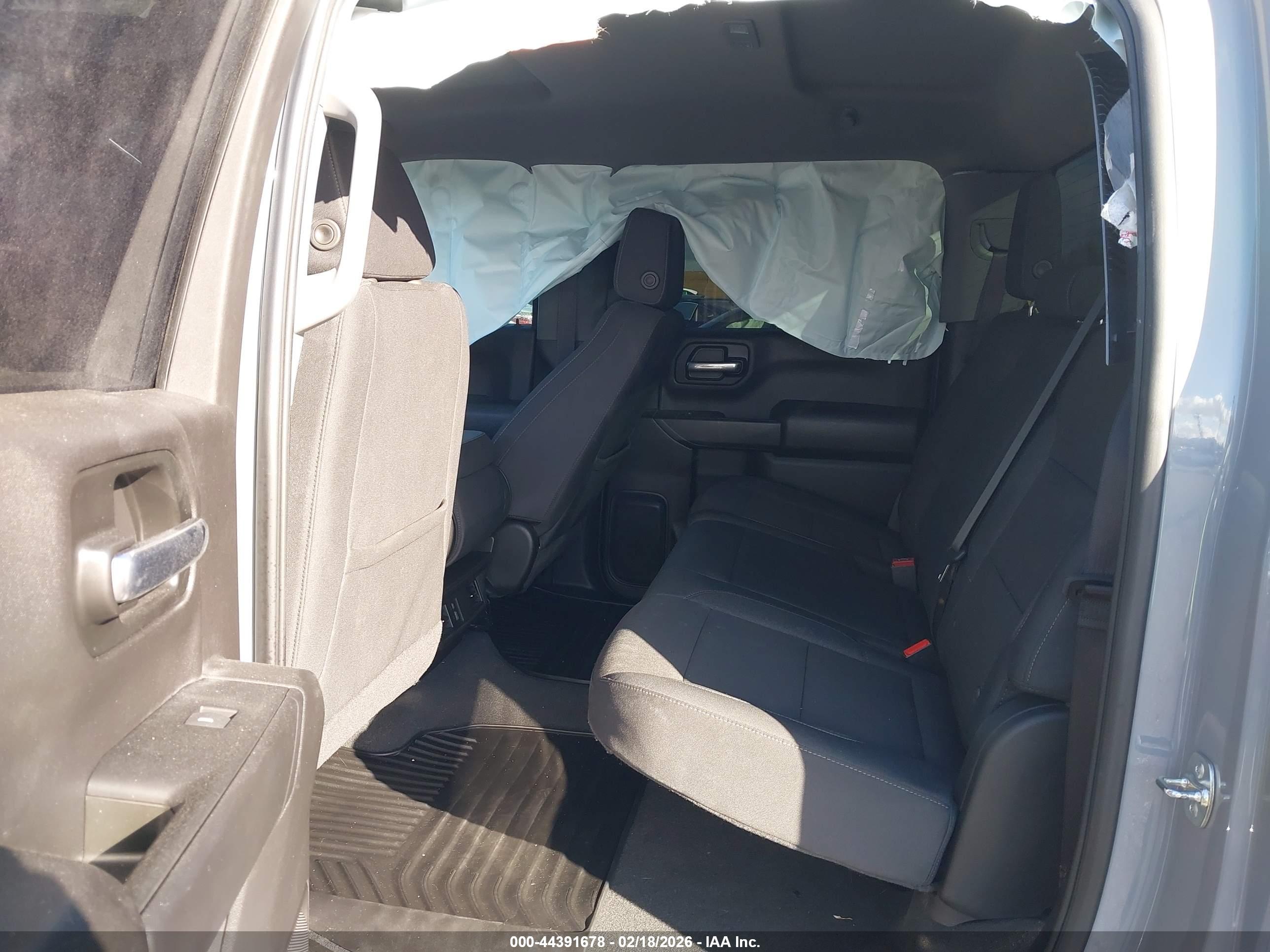 CHEVROLET SILVERADO image 8