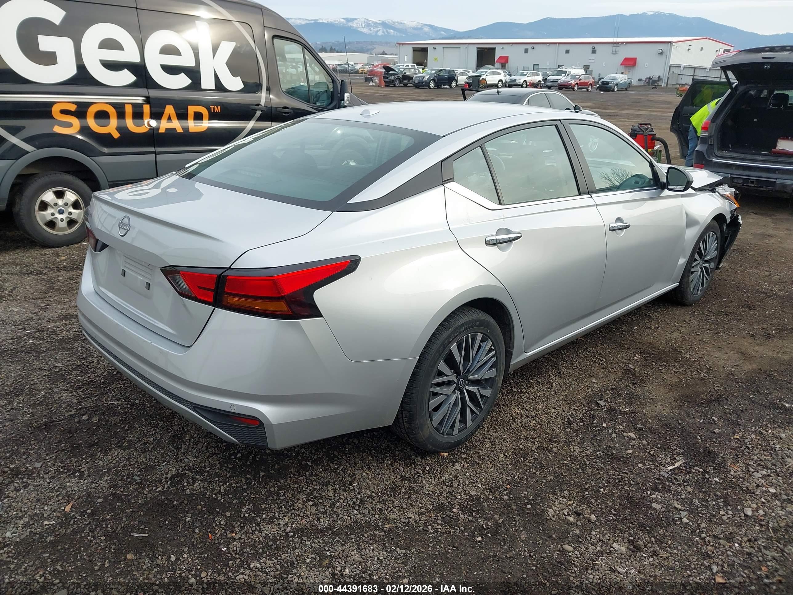 NISSAN ALTIMA image 4