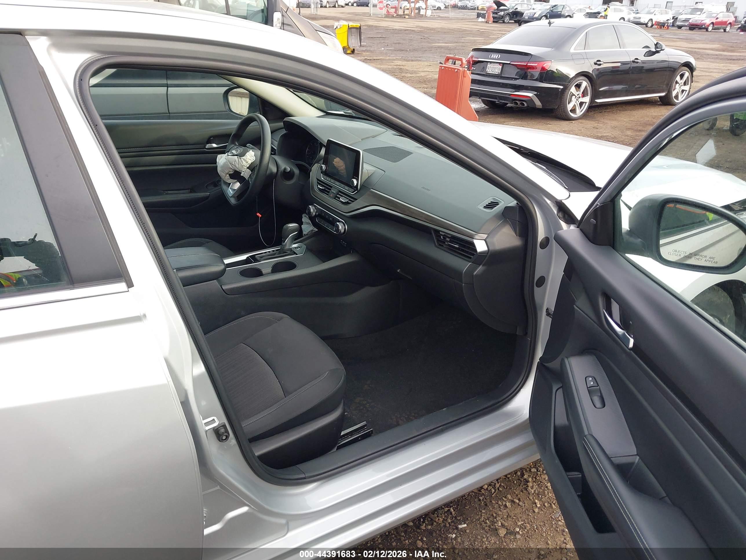 NISSAN ALTIMA image 5