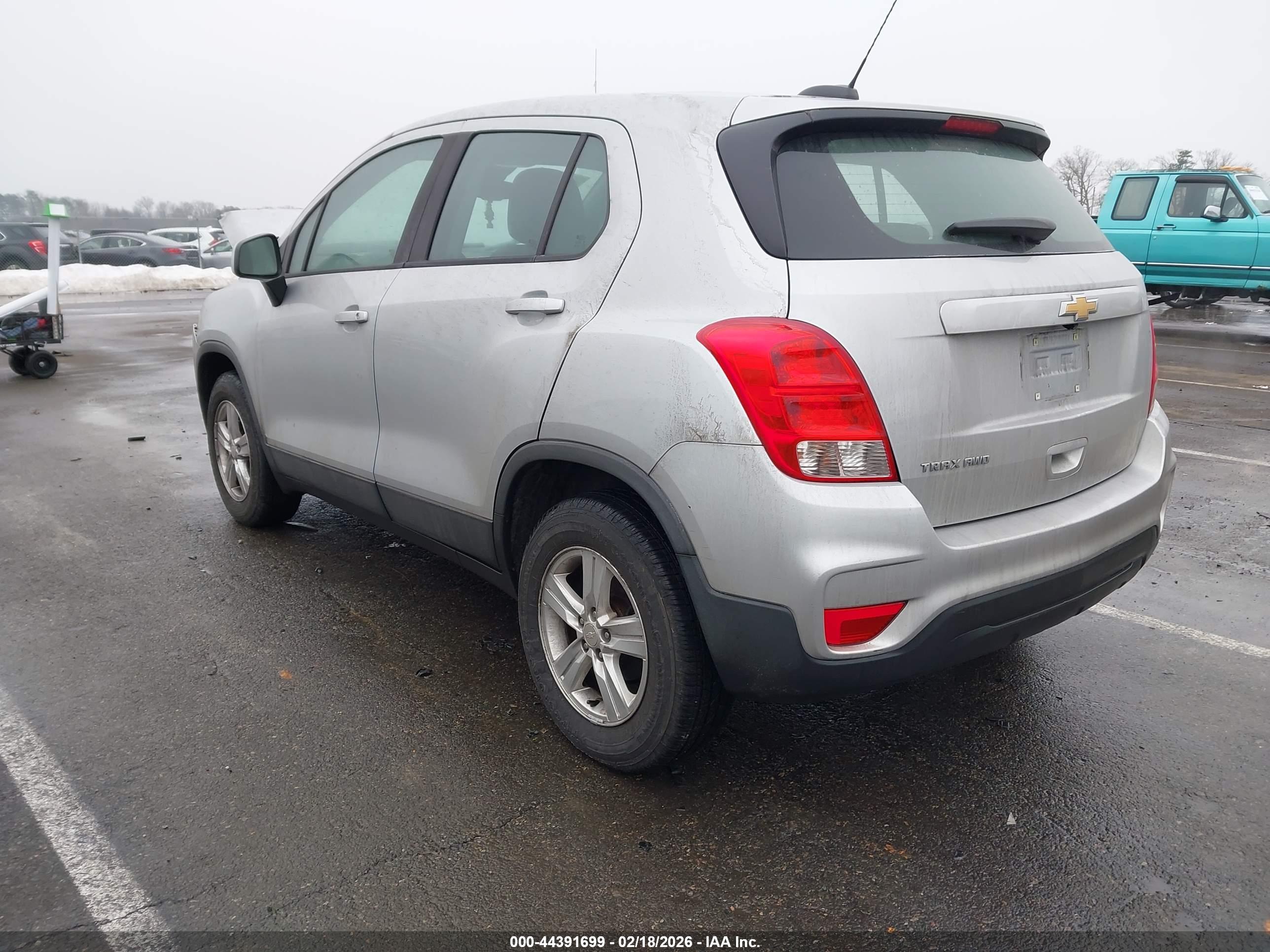 CHEVROLET TRAX image 3