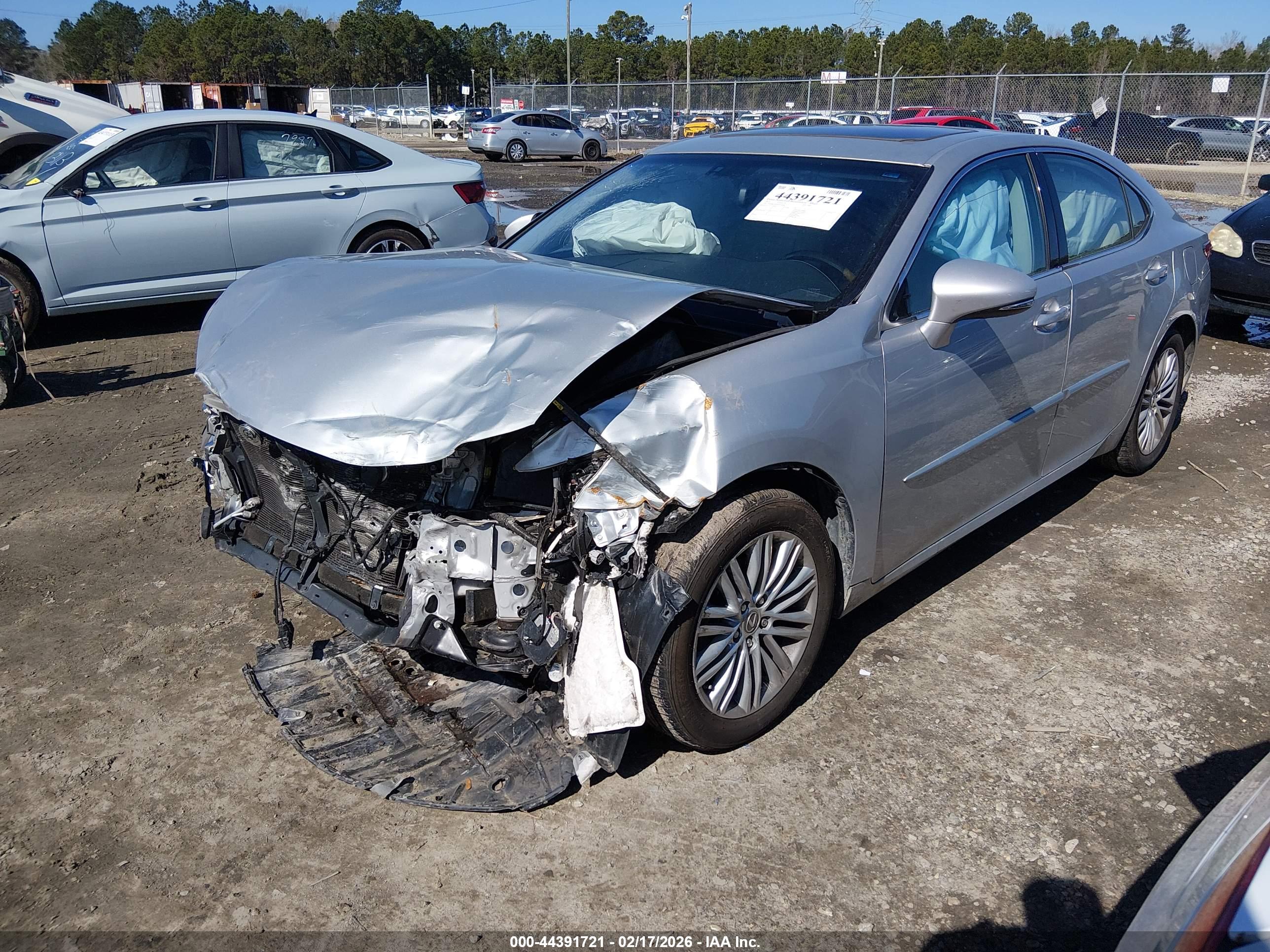 LEXUS ES image 2