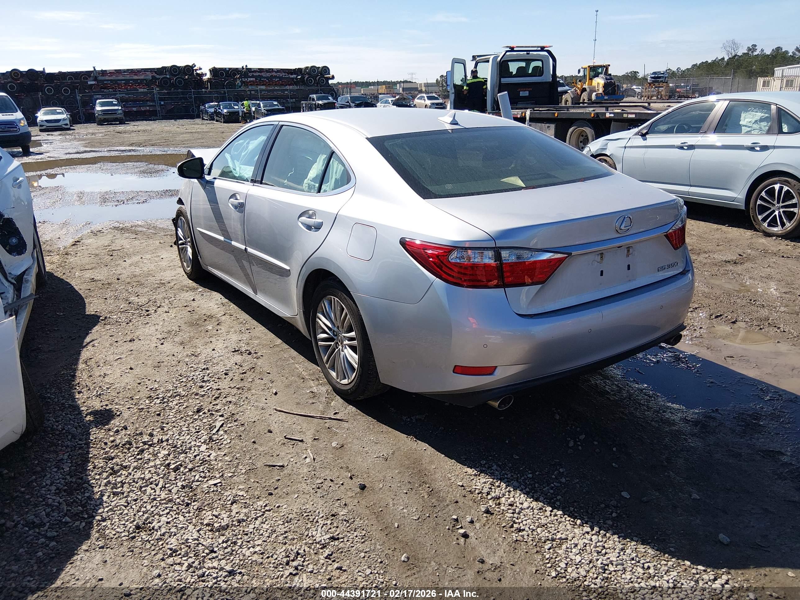 LEXUS ES image 3