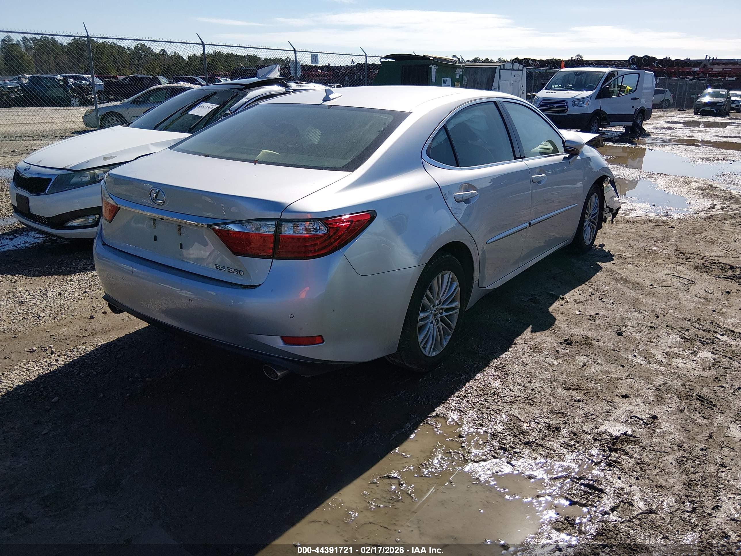 LEXUS ES image 4