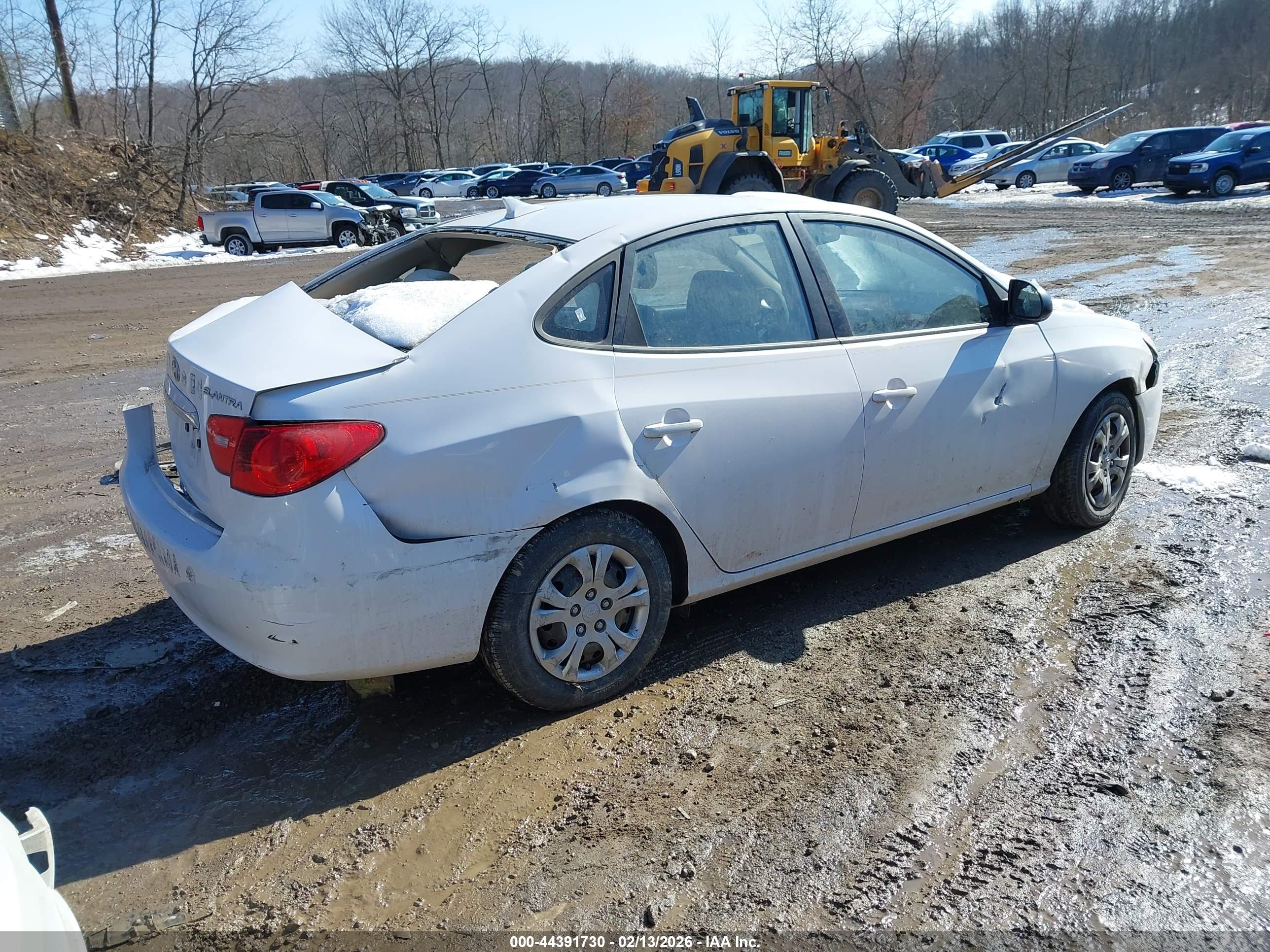 HYUNDAI ELANTRA image 4
