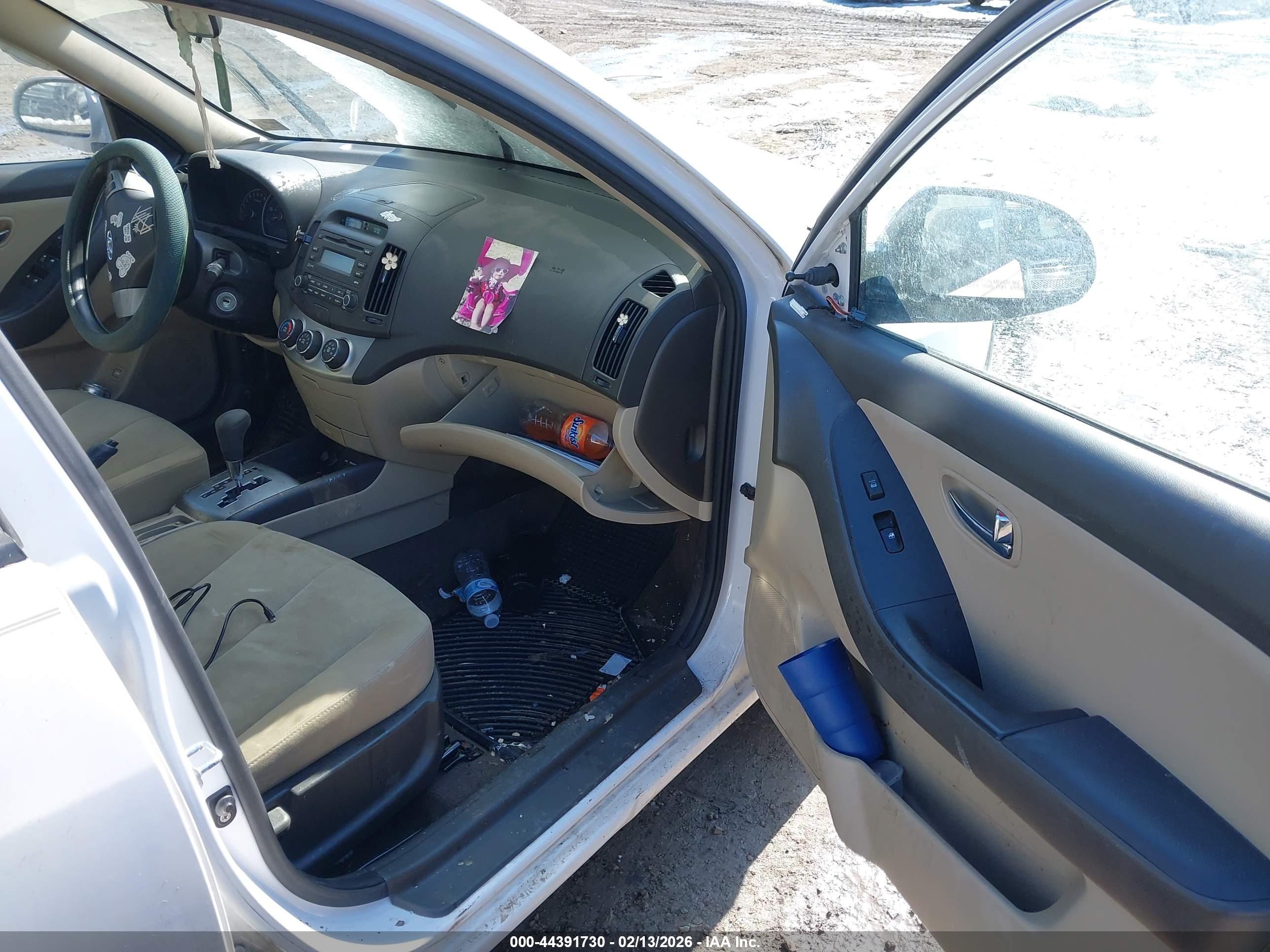 HYUNDAI ELANTRA image 5
