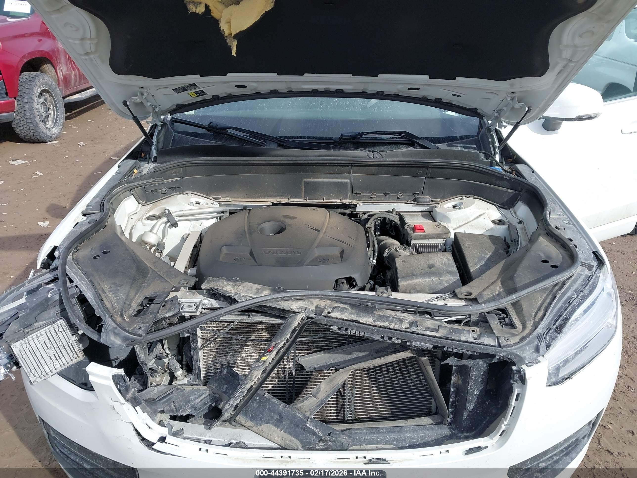 VOLVO XC90 image 10