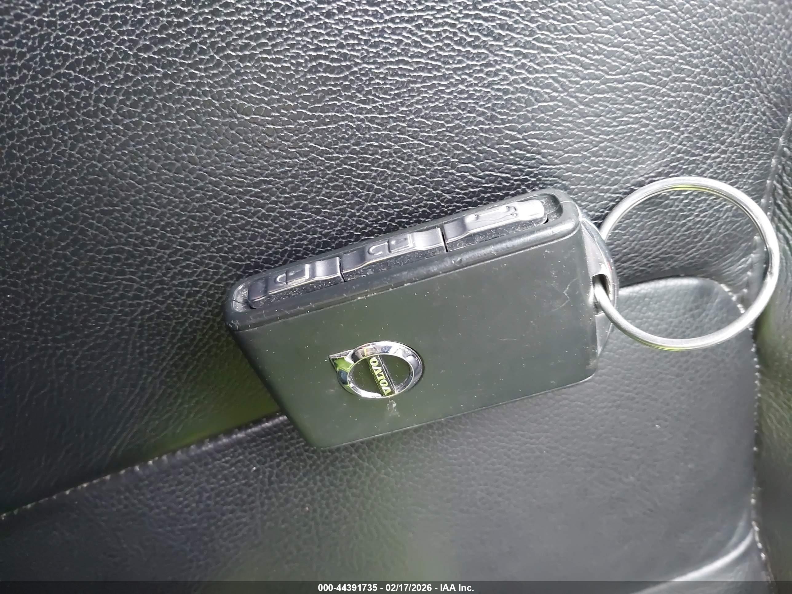 VOLVO XC90 image 11