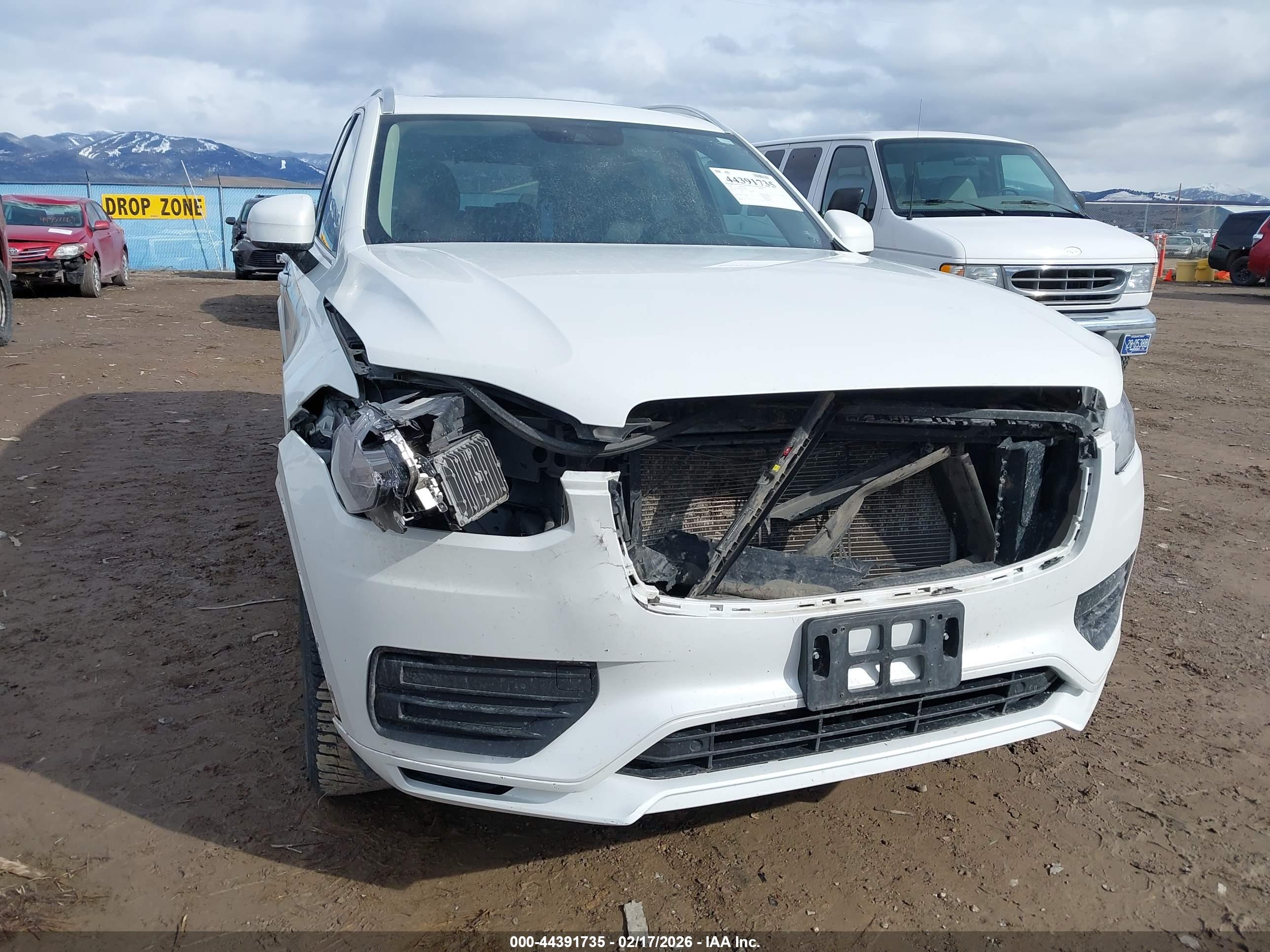 VOLVO XC90 image 6