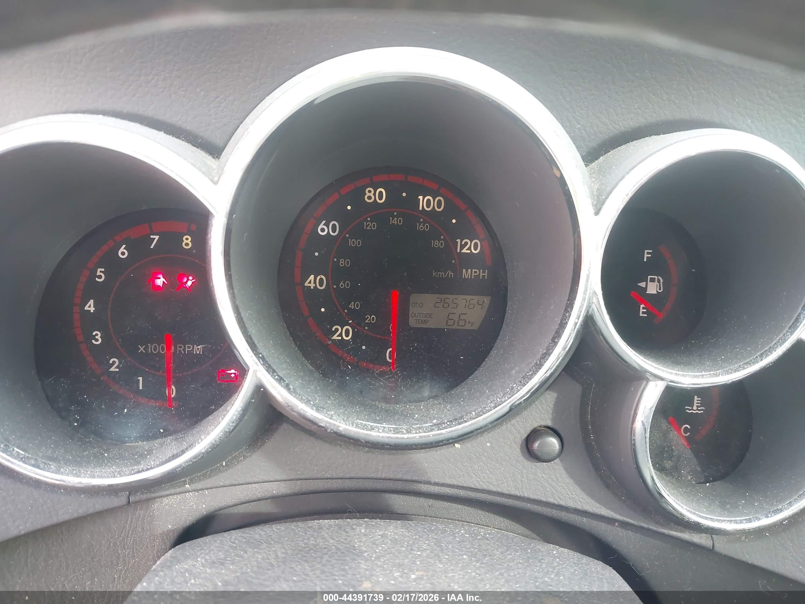 PONTIAC VIBE image 7