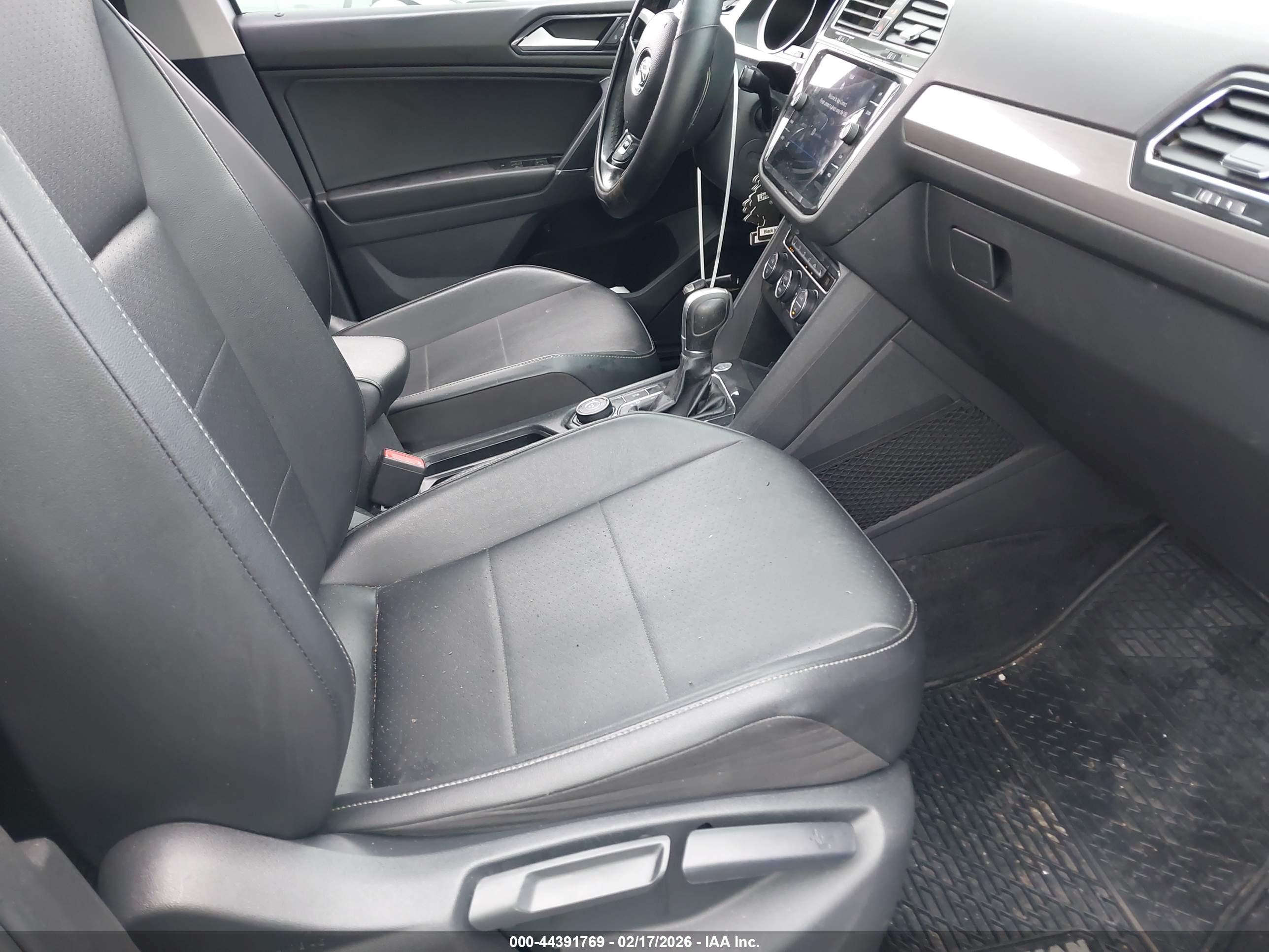 VOLKSWAGEN TIGUAN image 5