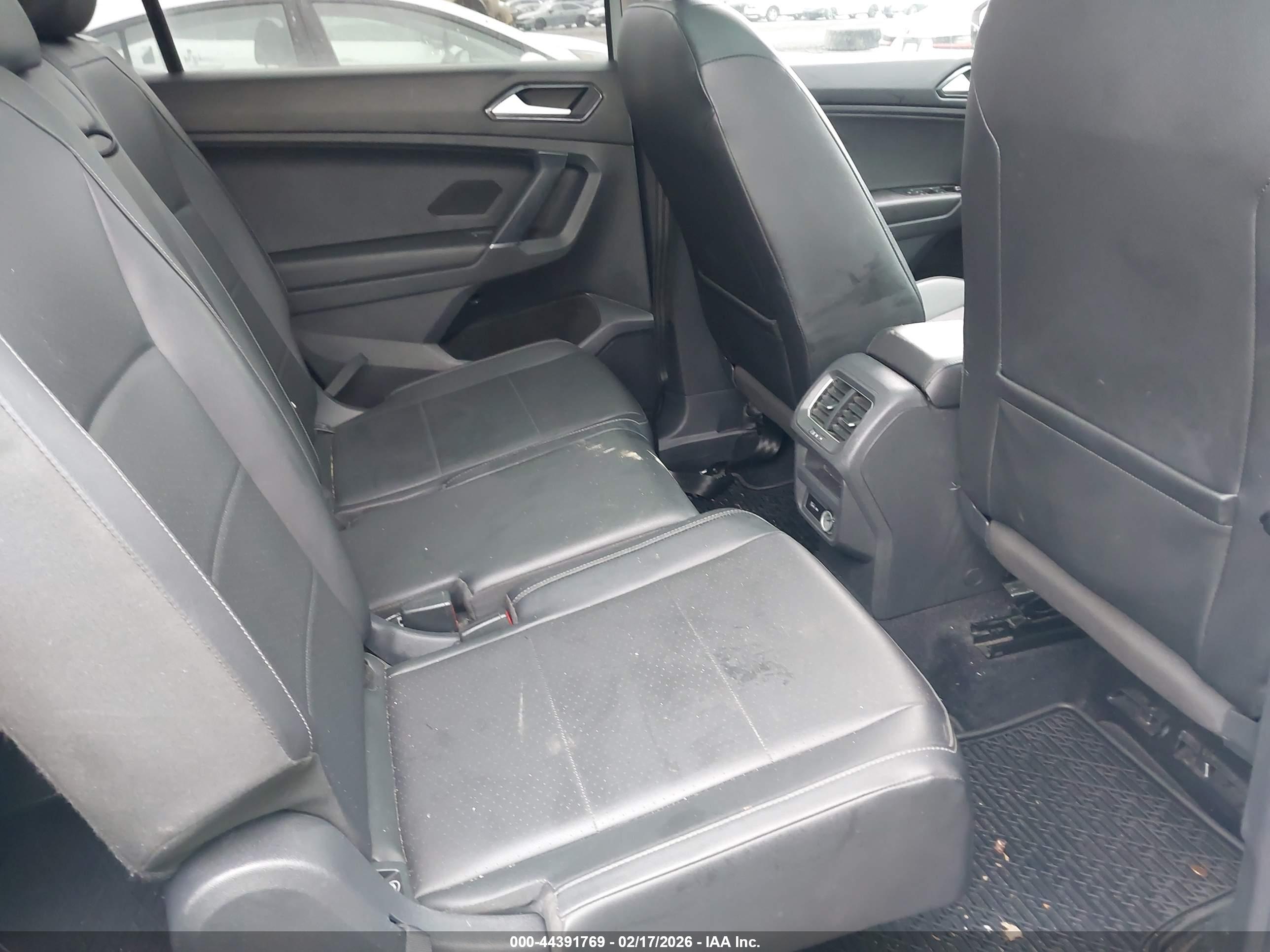 VOLKSWAGEN TIGUAN image 8