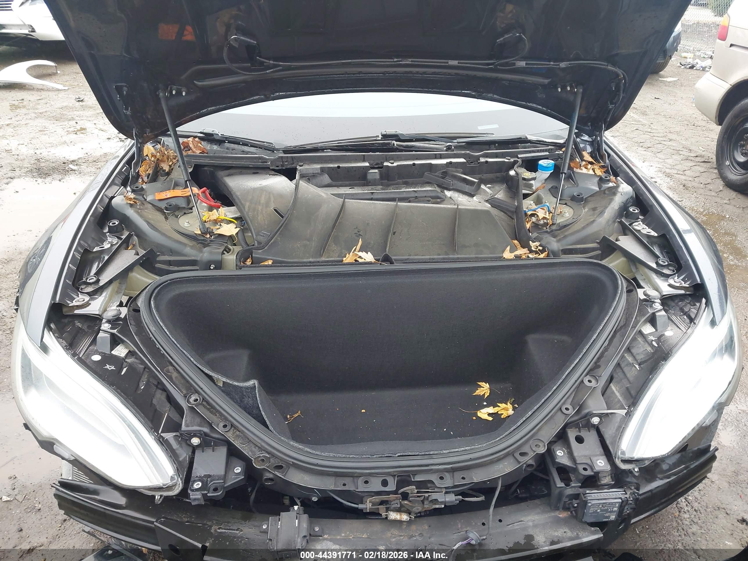TESLA MODEL image 10