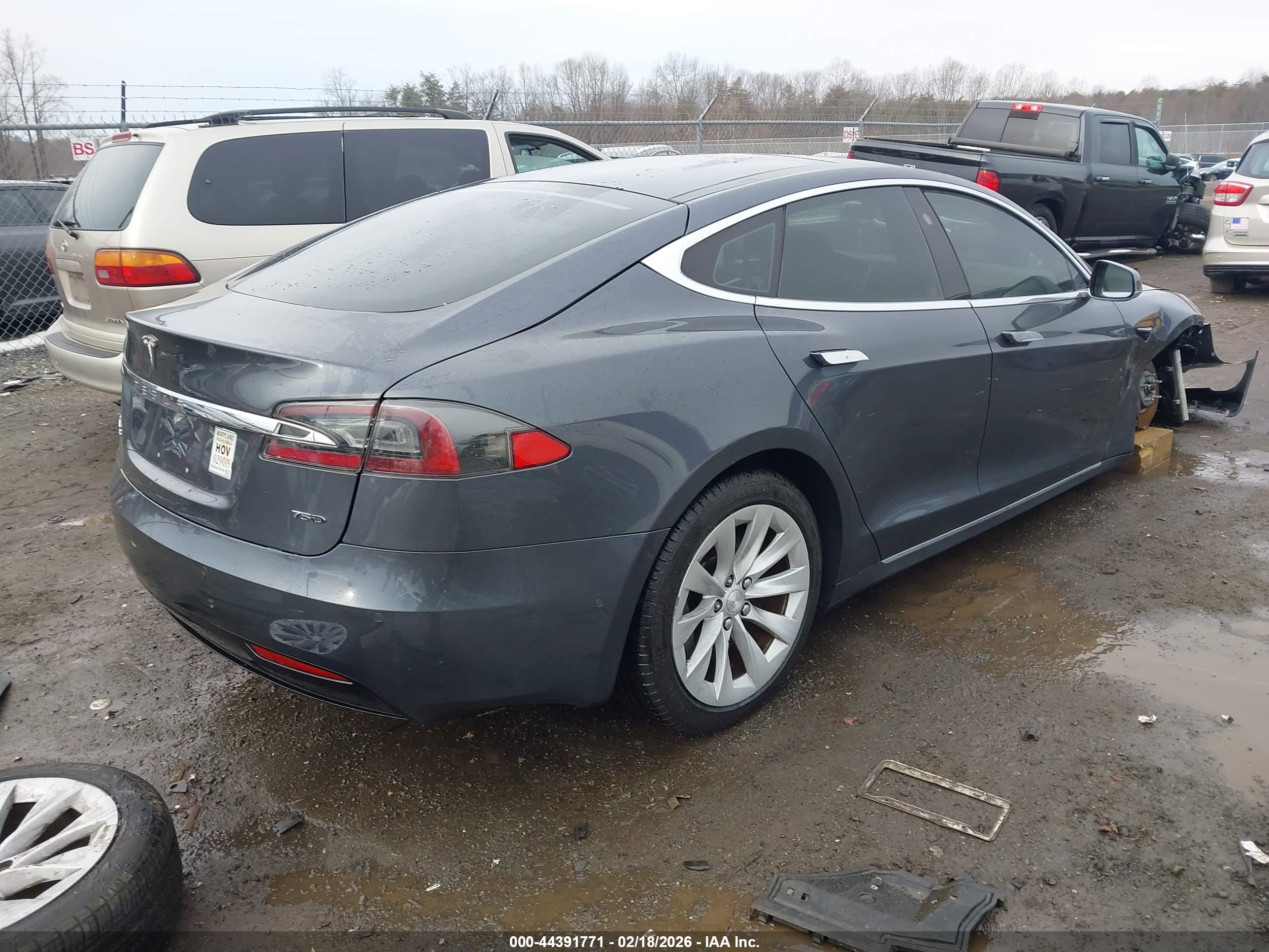 TESLA MODEL image 4