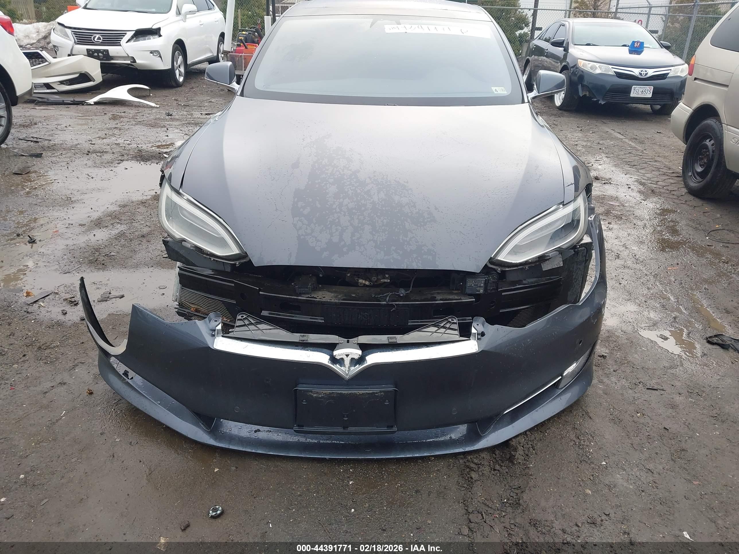 TESLA MODEL image 6