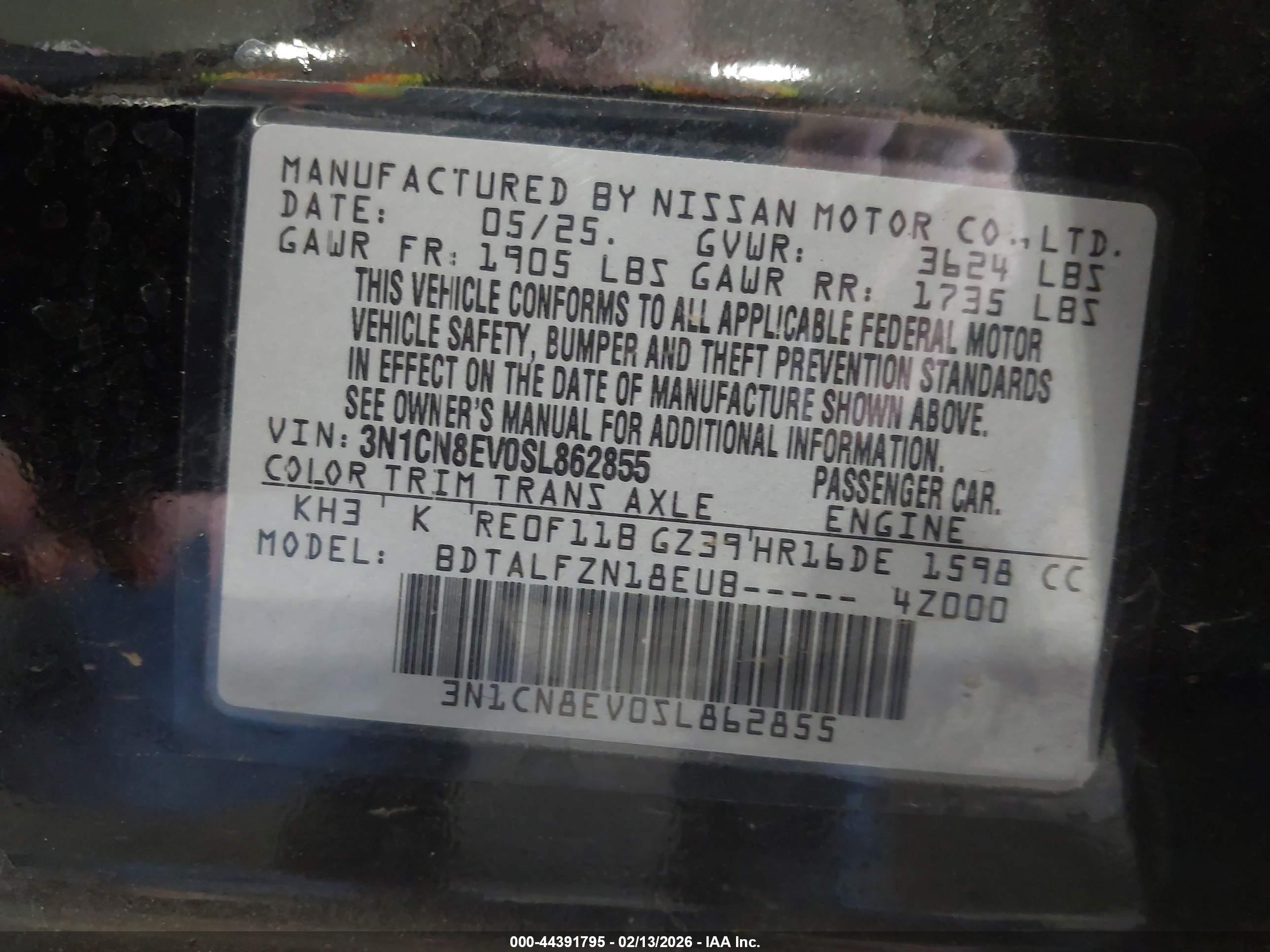 NISSAN VERSA image 9
