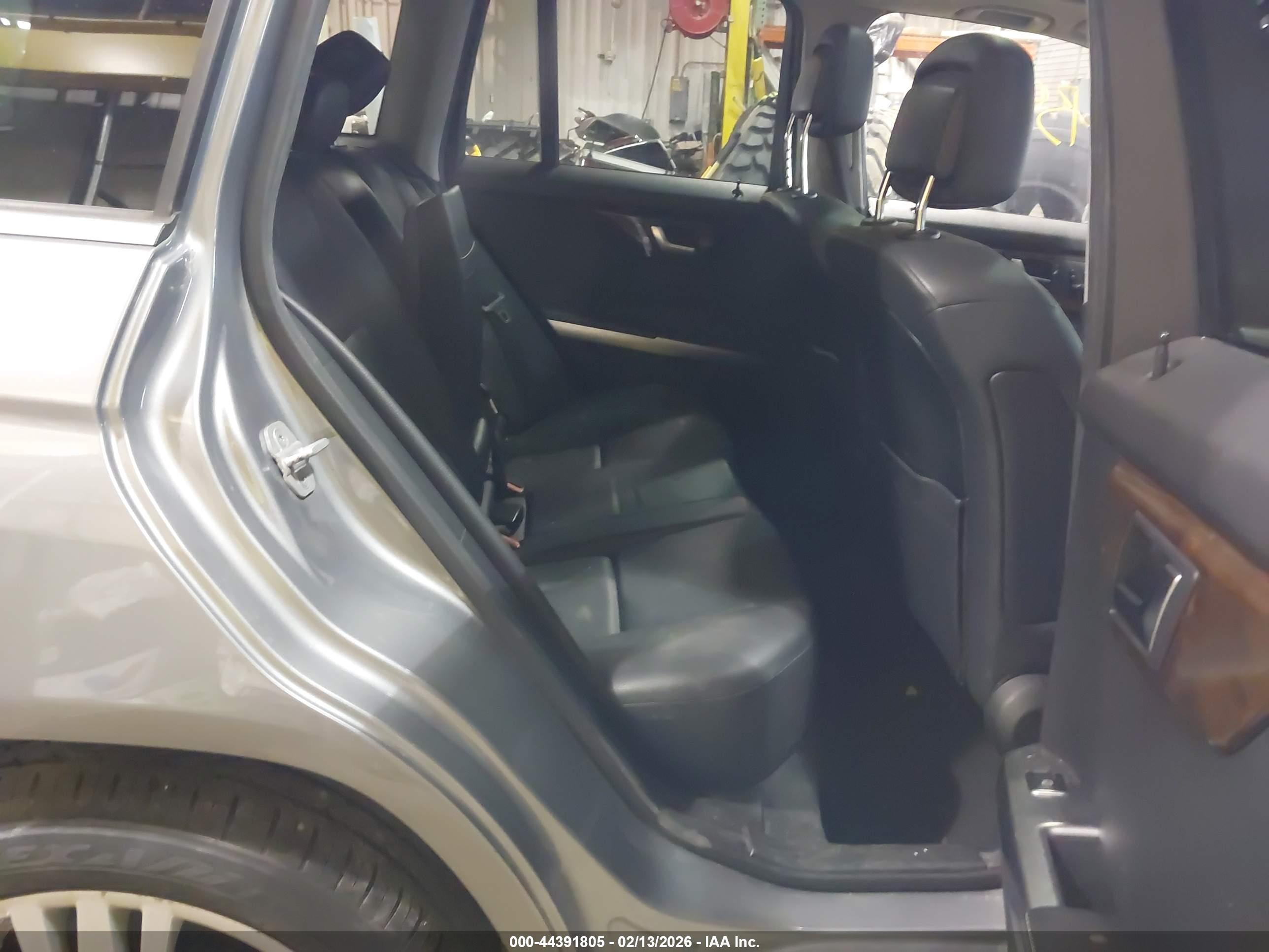 MERCEDES-BENZ GLK image 8