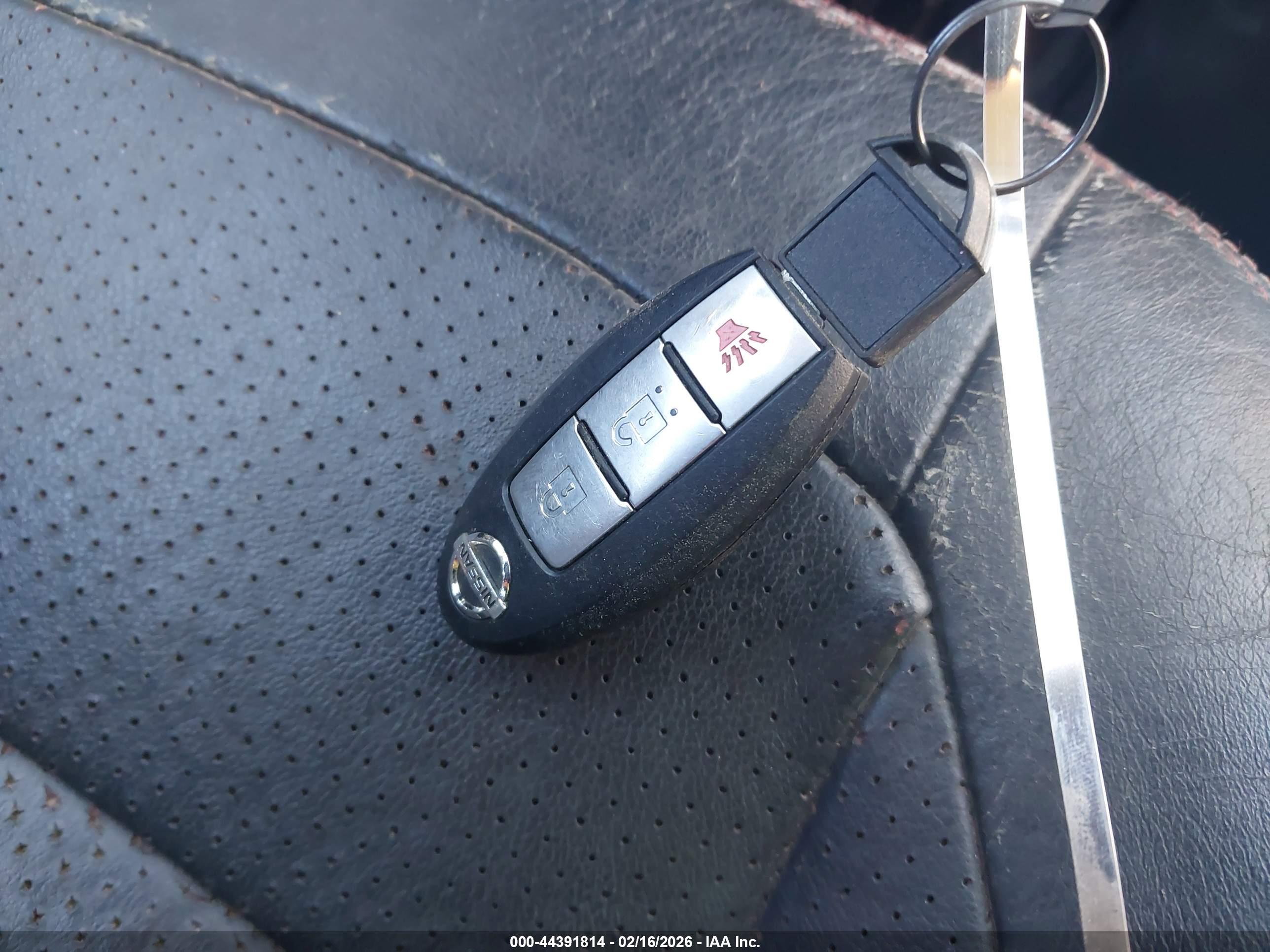 NISSAN ROGUE image 11