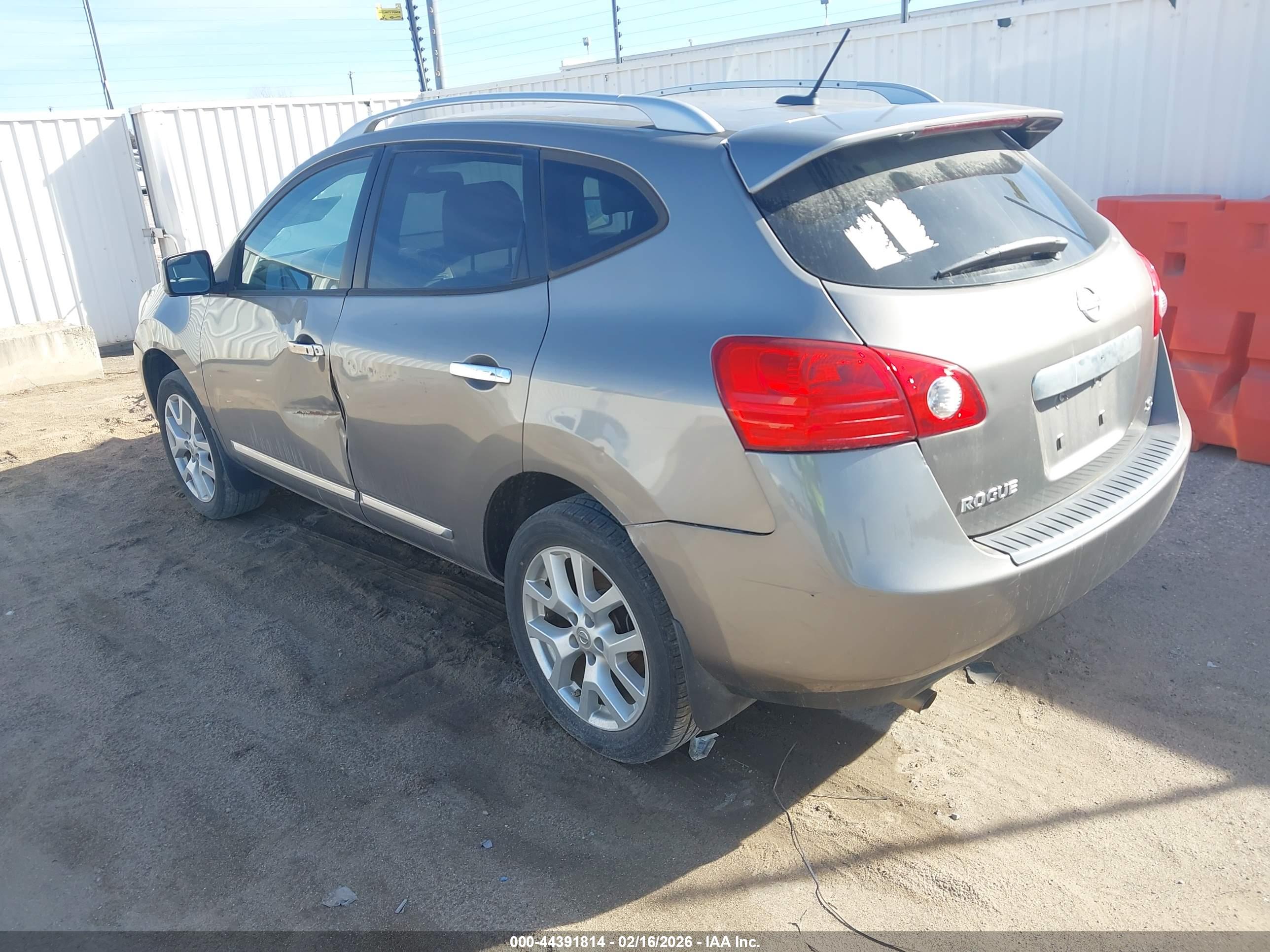 NISSAN ROGUE image 3