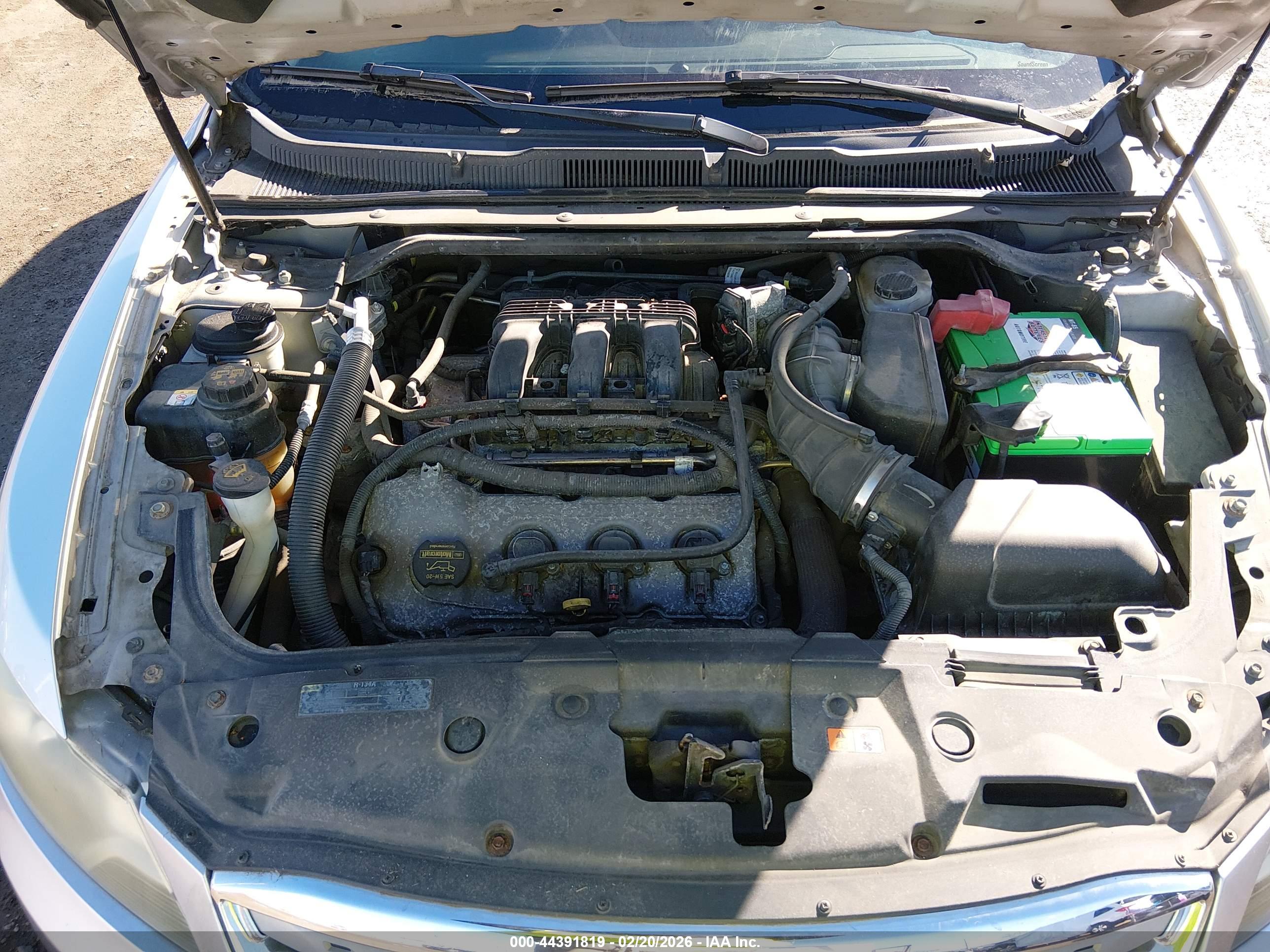 FORD TAURUS image 10
