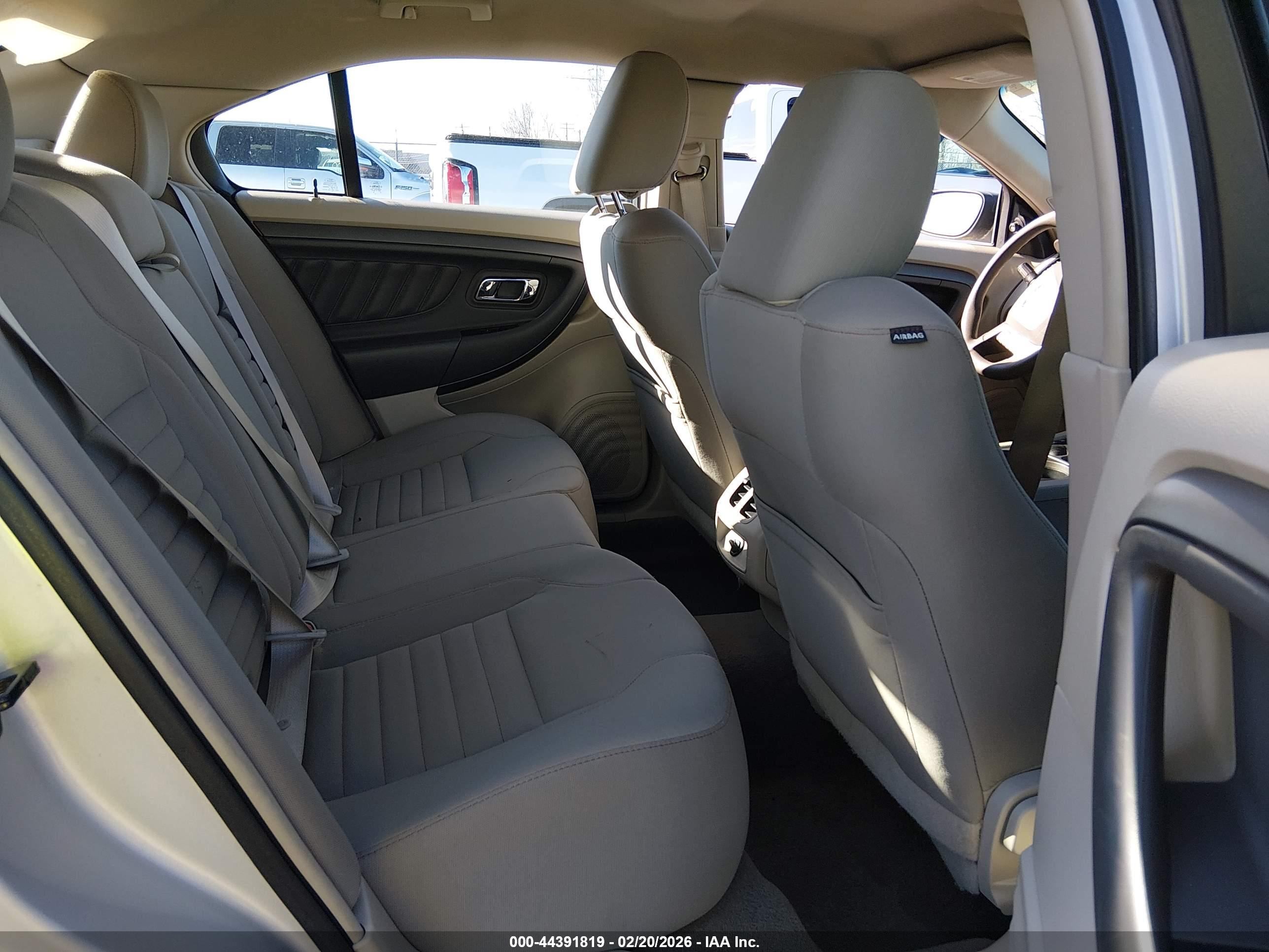 FORD TAURUS image 8