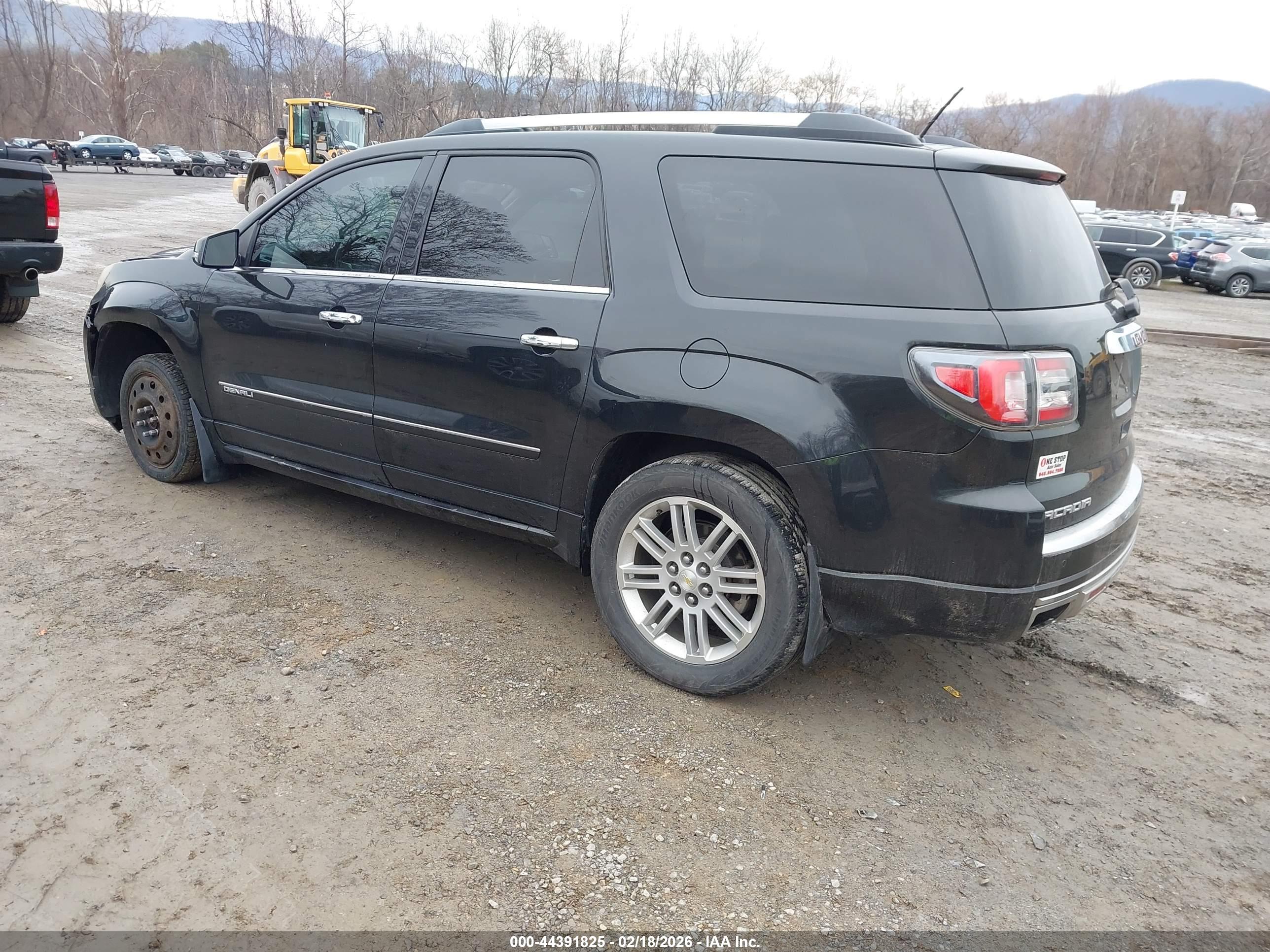 GMC ACADIA image 3