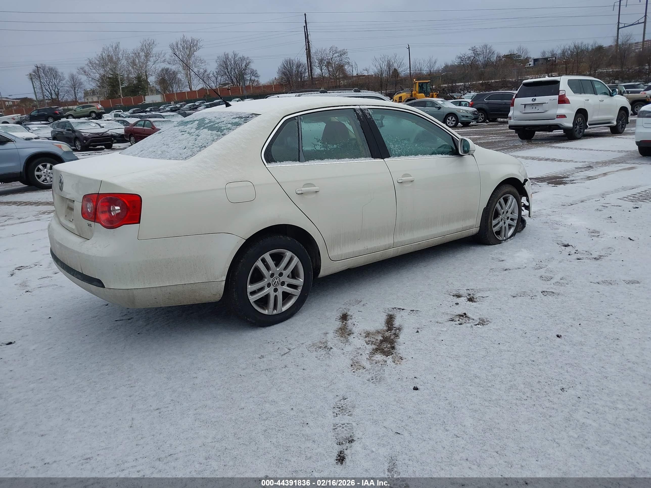 VOLKSWAGEN JETTA image 4