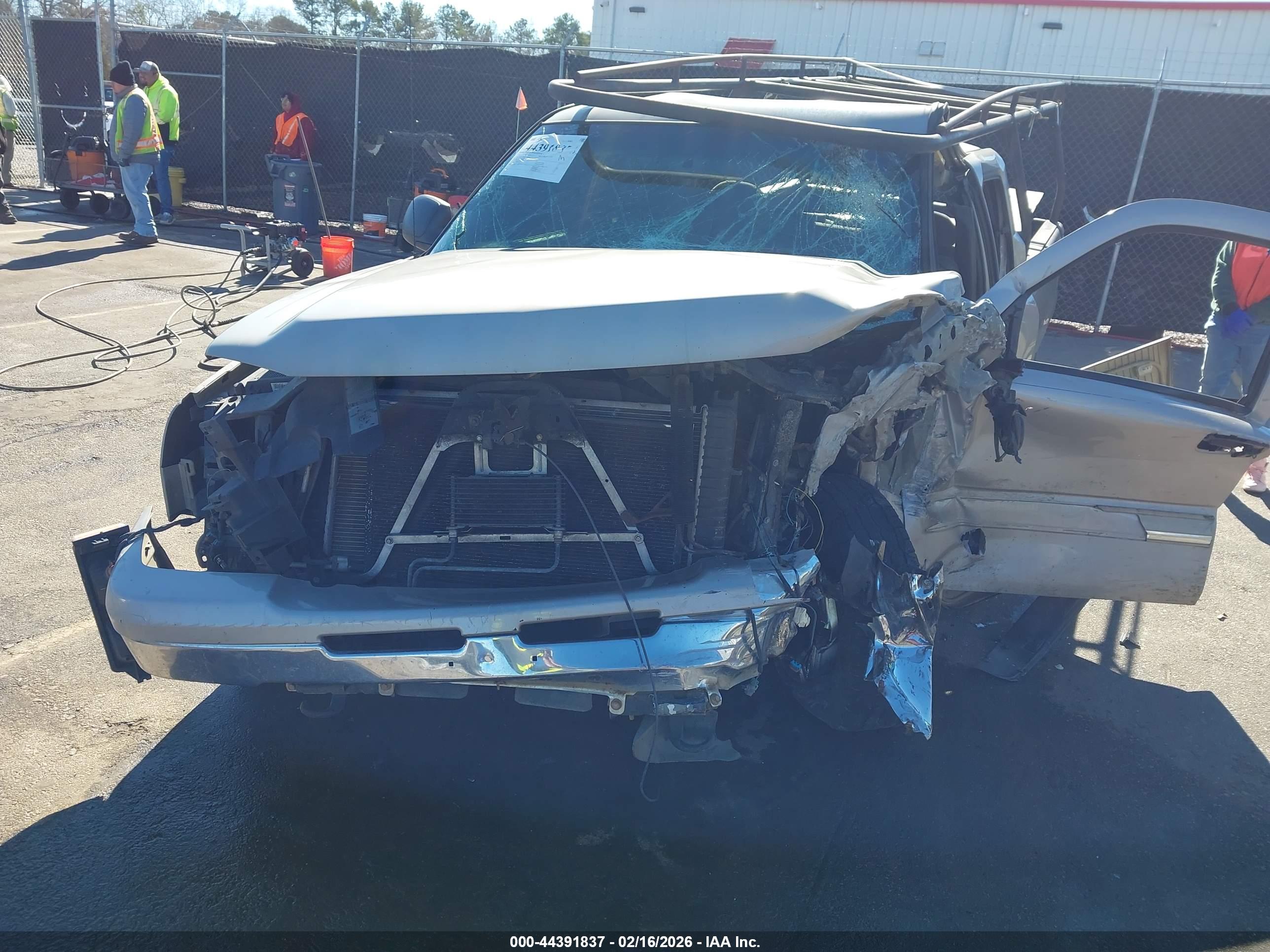 CHEVROLET SILVERADO image 6
