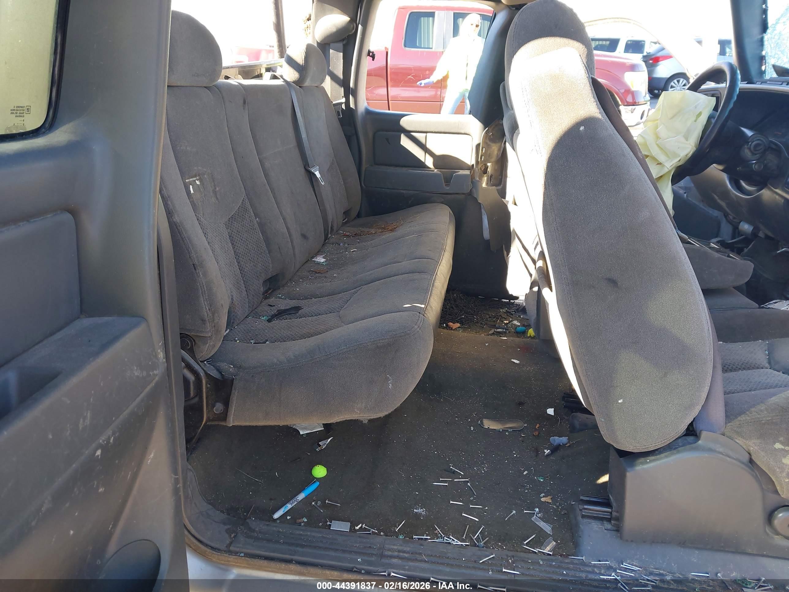 CHEVROLET SILVERADO image 8