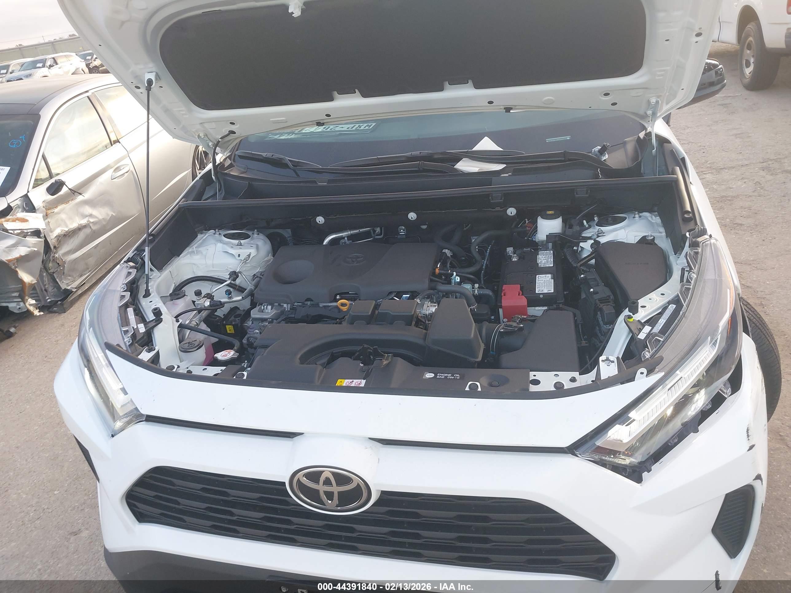TOYOTA RAV4 image 10
