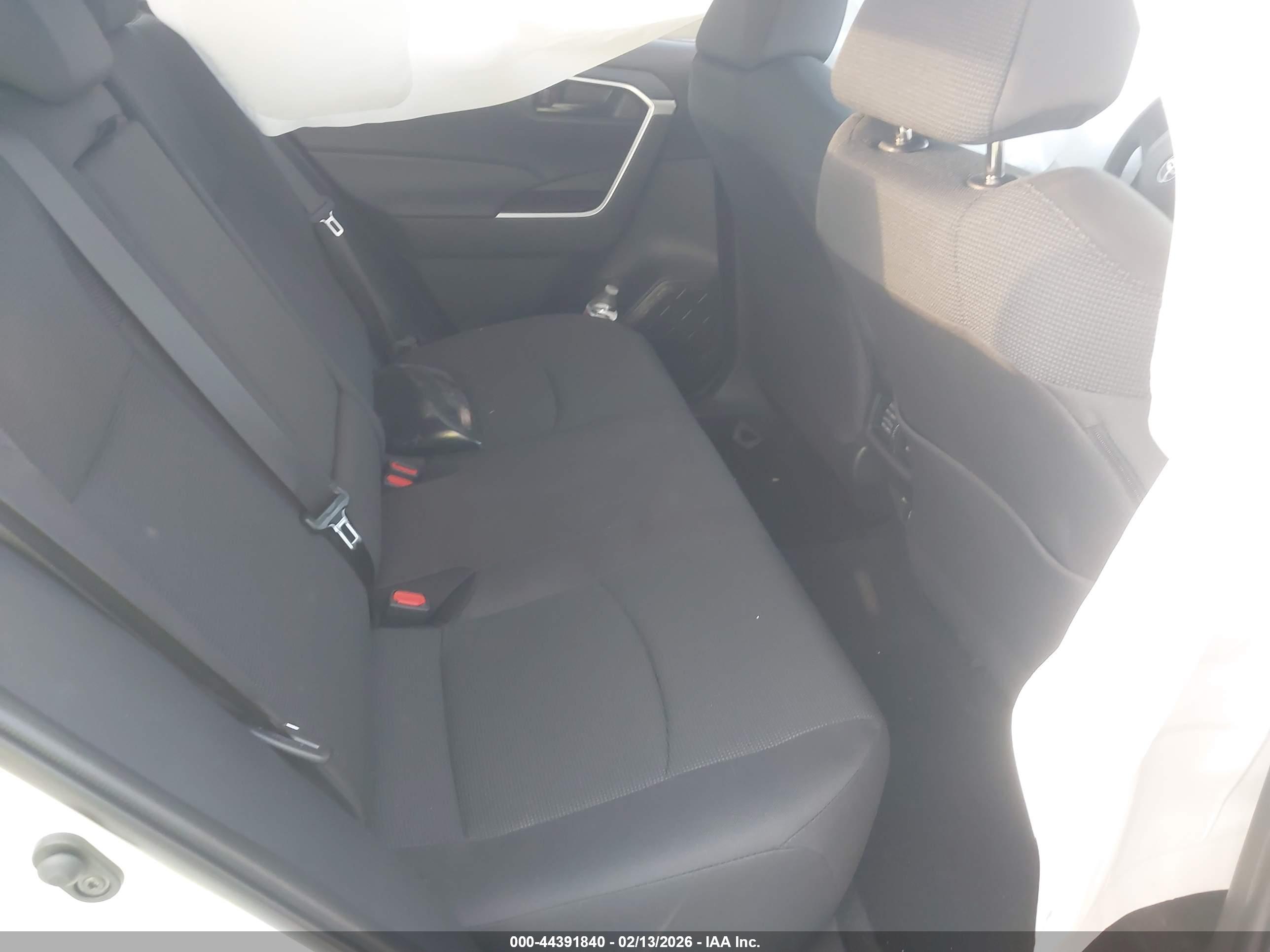 TOYOTA RAV4 image 8
