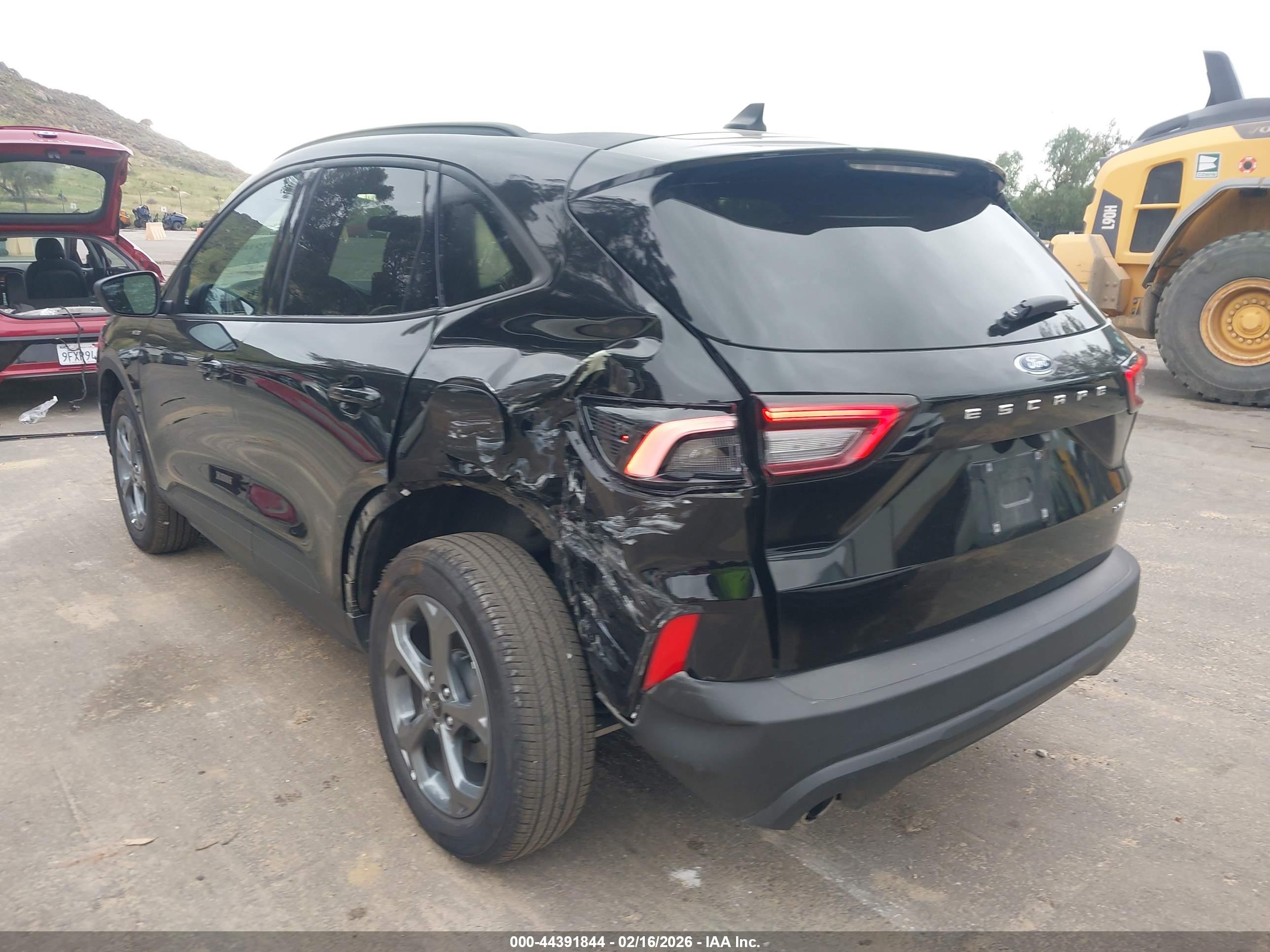 FORD ESCAPE image 3